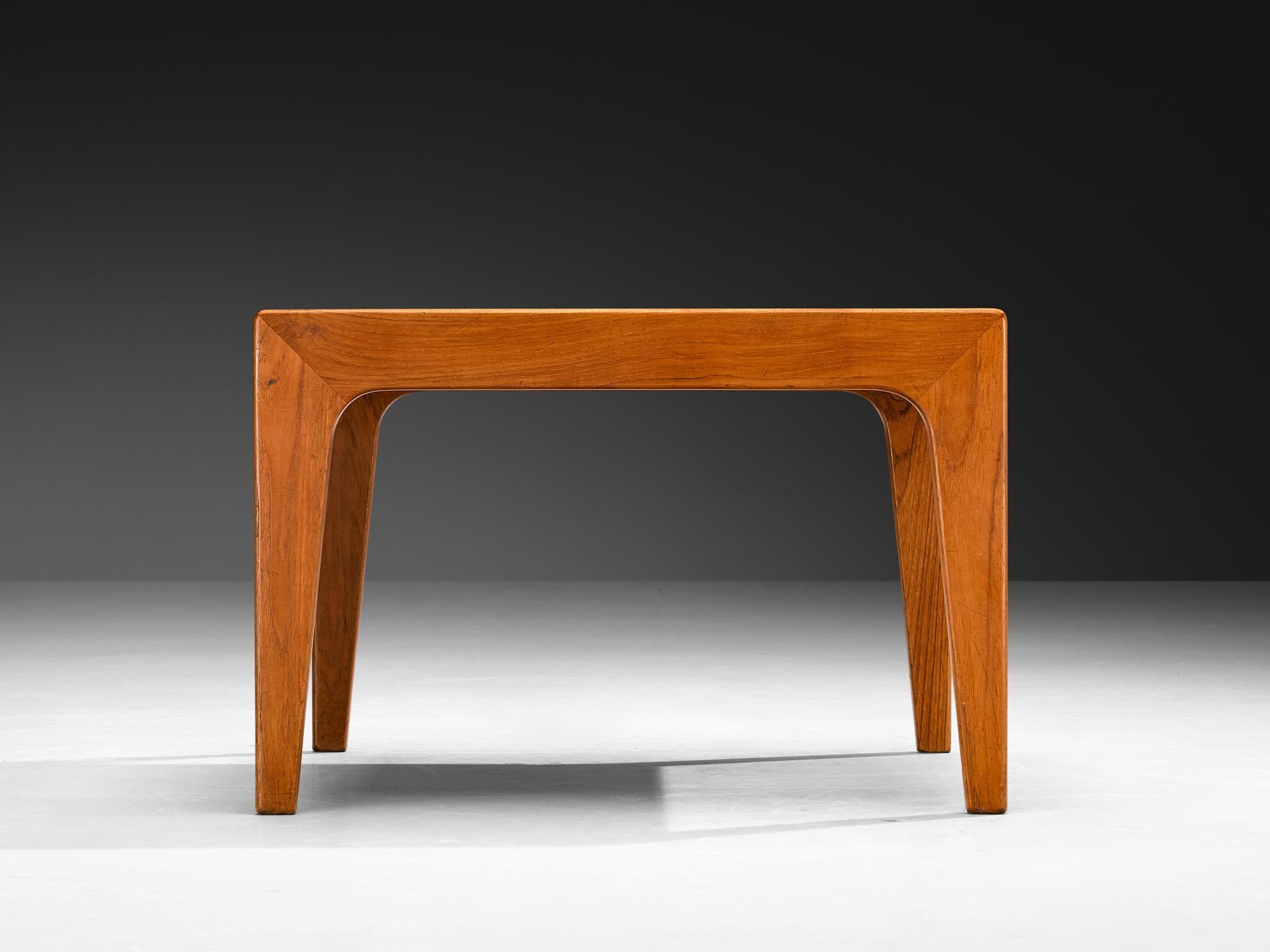 Dänischer quadratischer Couchtisch aus Teakholz im Angebot 3