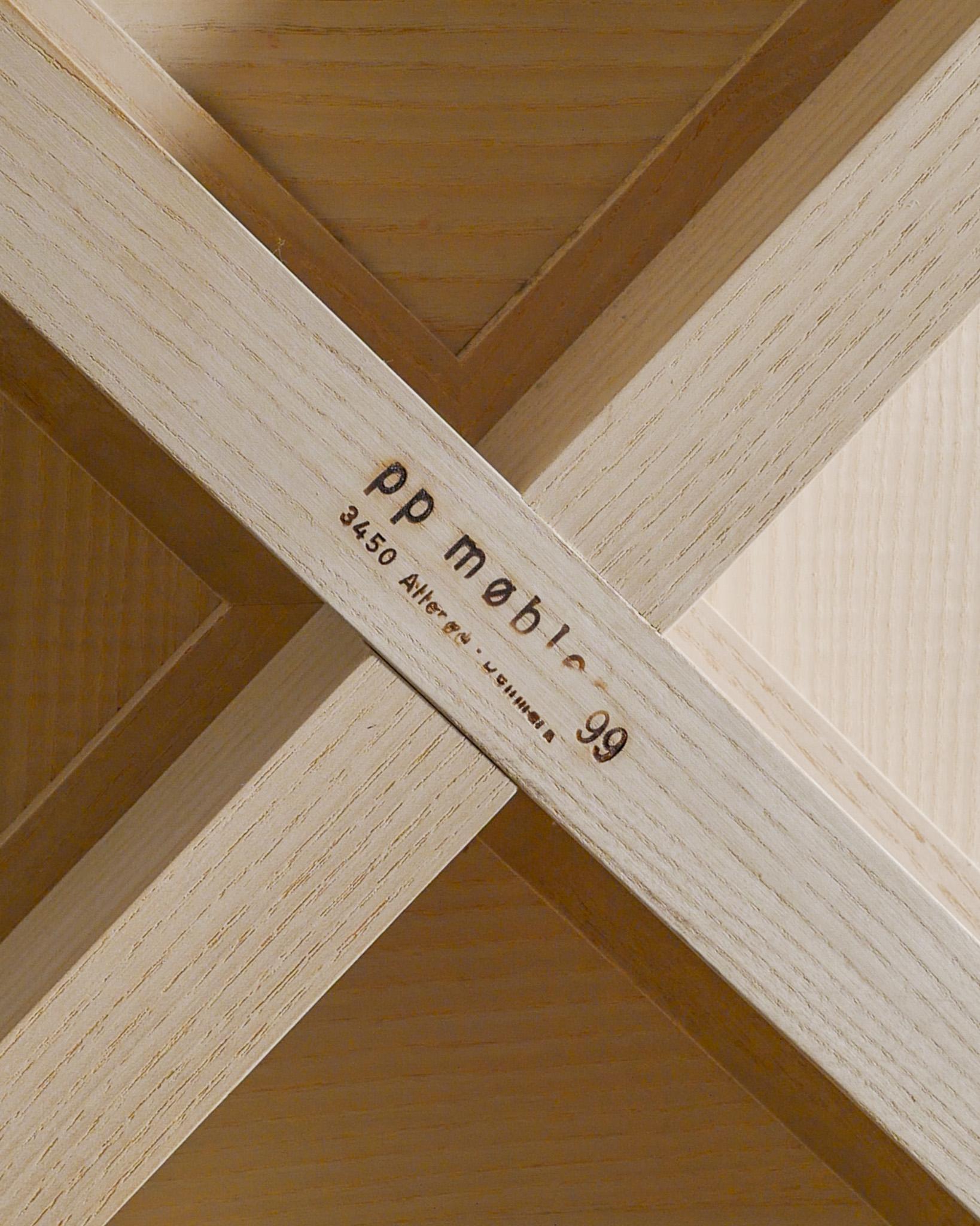 Fine XX secolo Tavolino da pranzo danese in legno di frassino squadrato di Poul Kjaerholm & PP Møbler 1999 in vendita