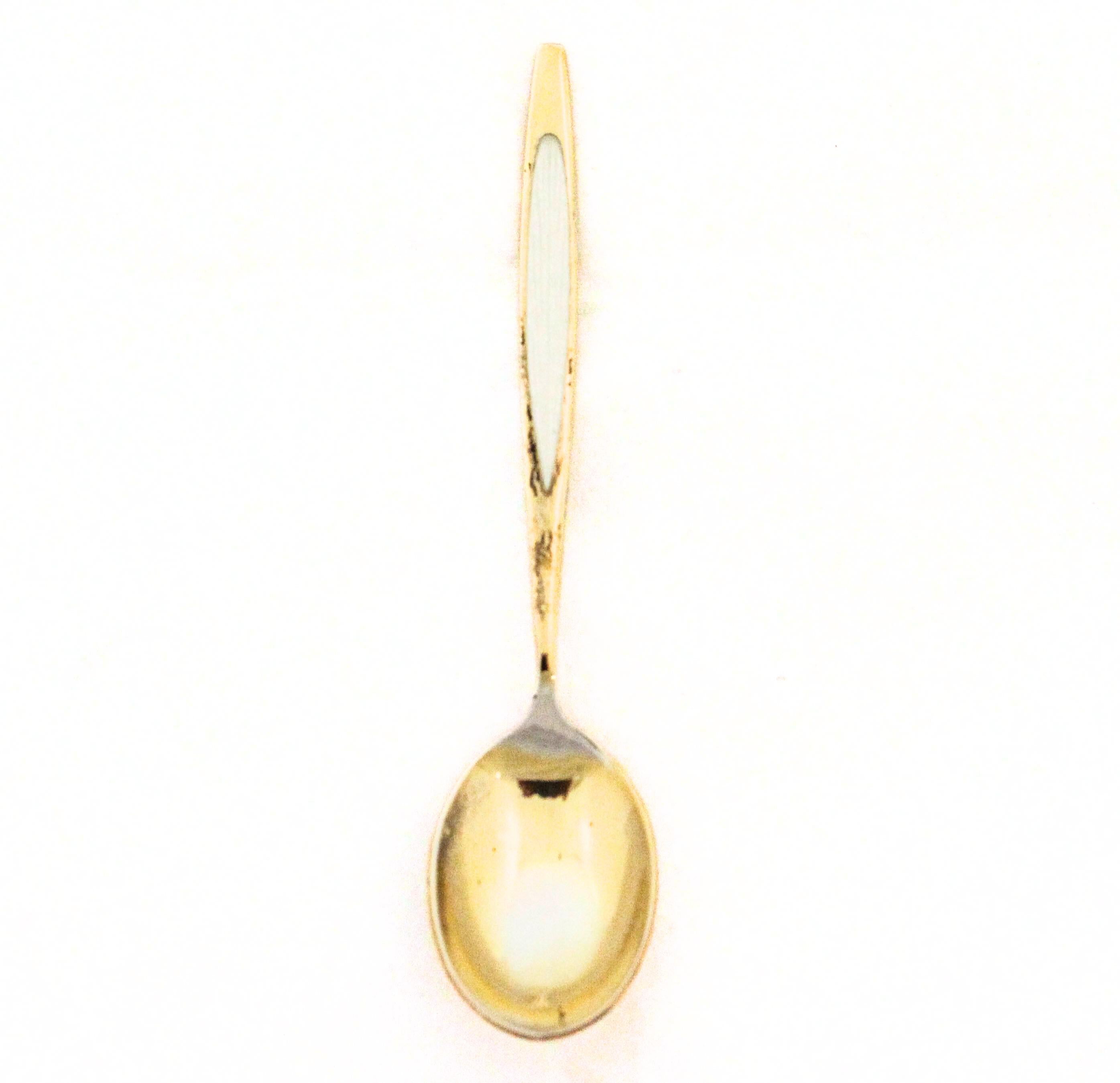 Cuillères danoises en argent et émail - Lot de 6 dans leur boîte d'origine en vente 5