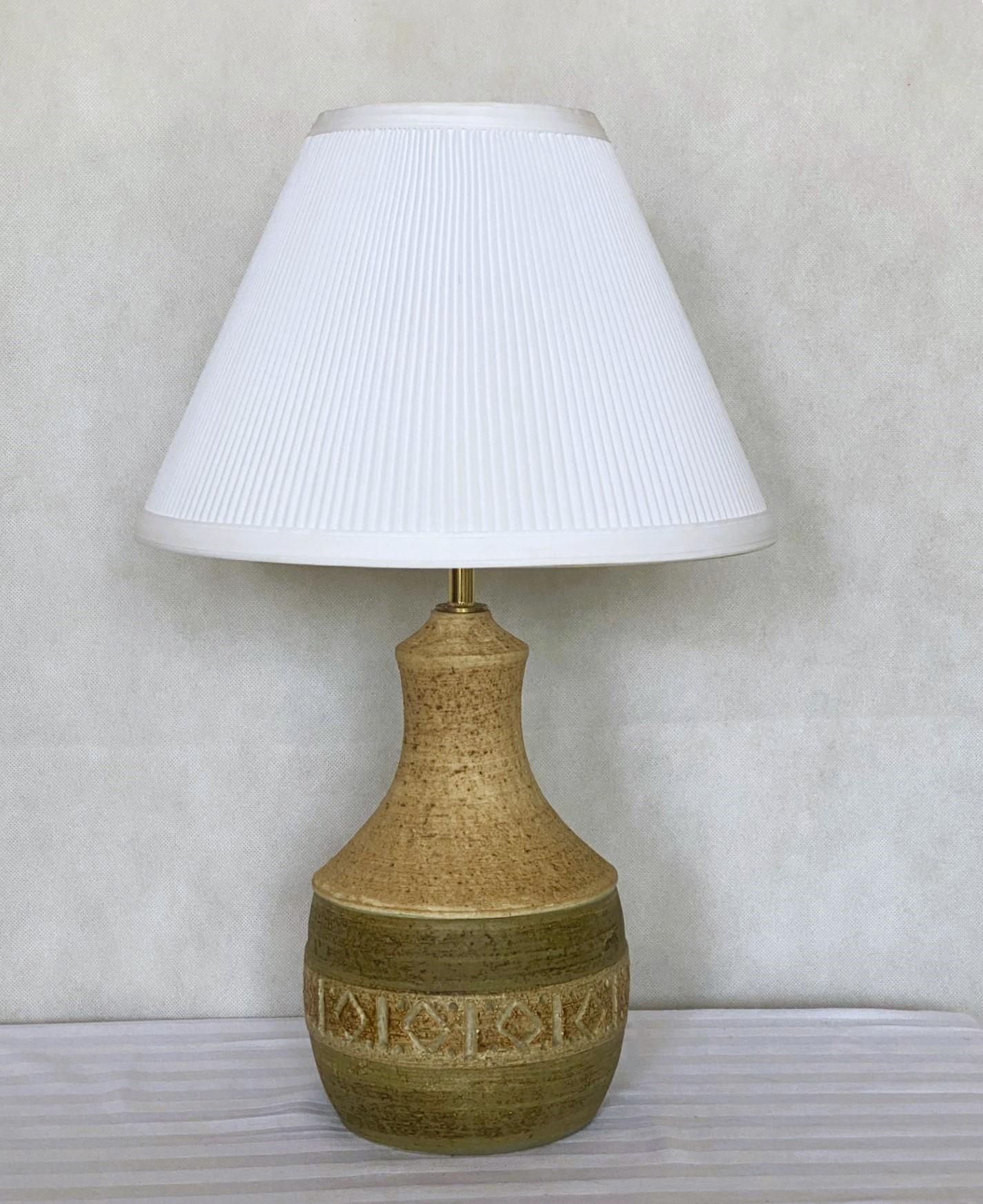 Danish Stoneware Table Lamp with Pleated Shade by Chris Haslev, Denmark, 1960s In Good Condition For Sale In Frankfurt am Main, DE