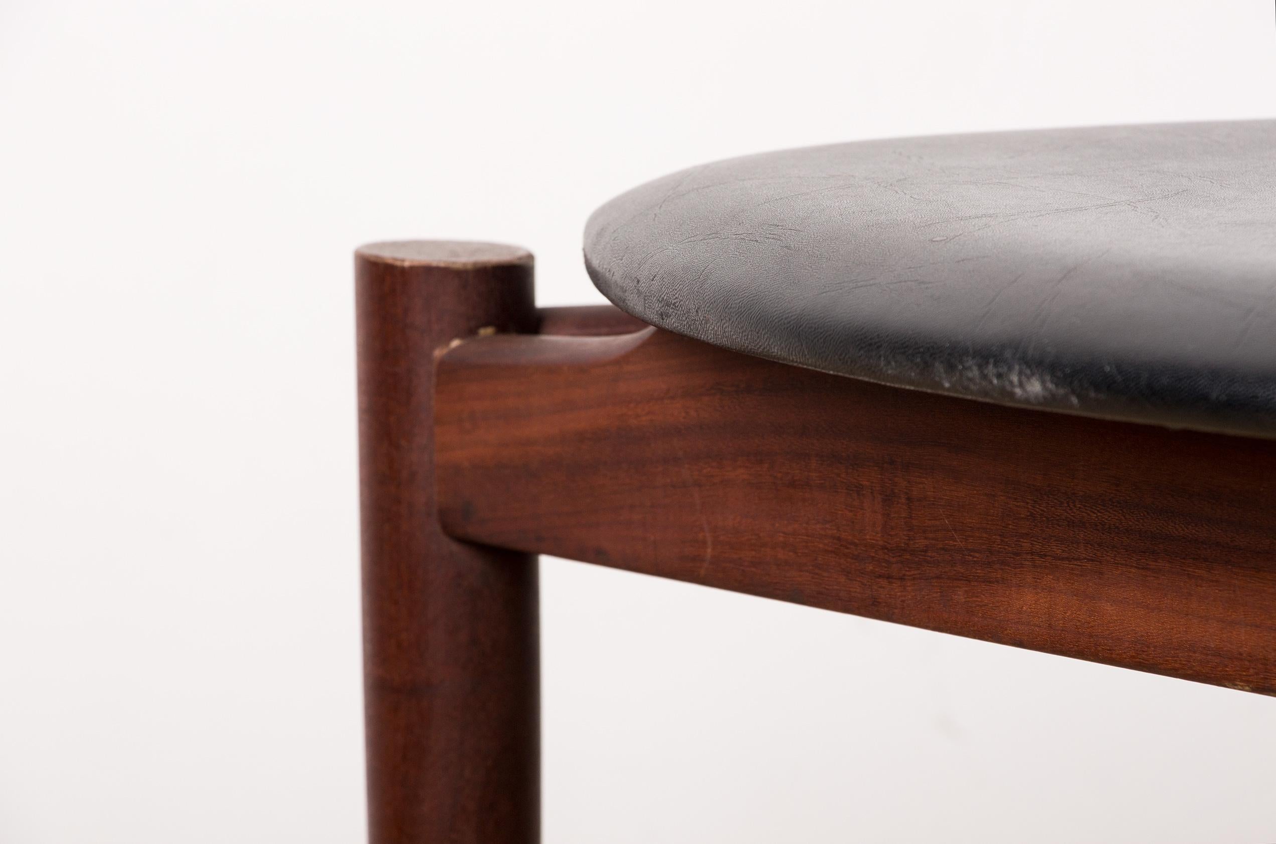 Danish Stool in Teak & Black Skai by Hans Olsen for Frem Rojle, 1960 In Excellent Condition In JOINVILLE-LE-PONT, FR