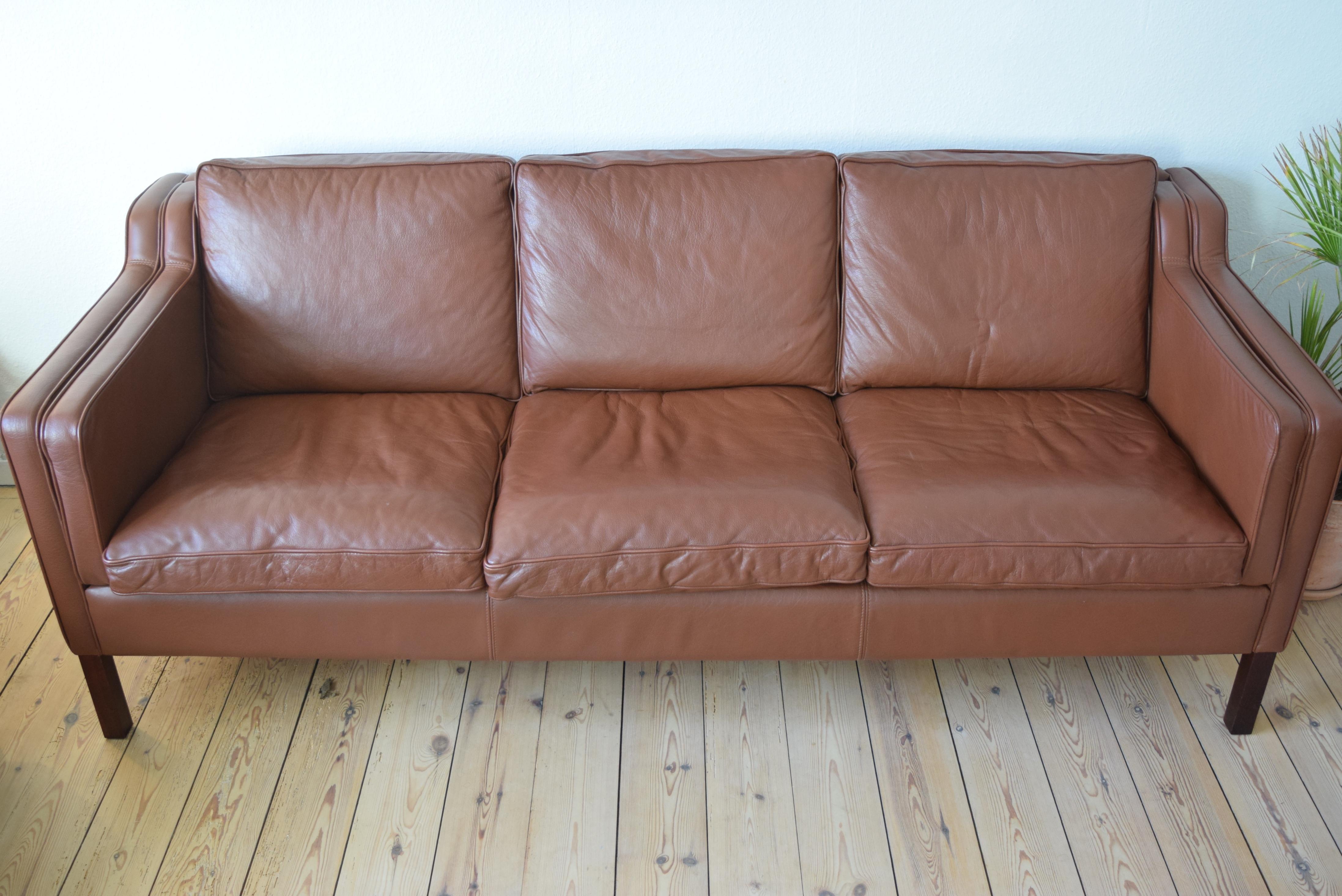 Danish Stouby Leather Sofa In Good Condition For Sale In Nyborg, DK