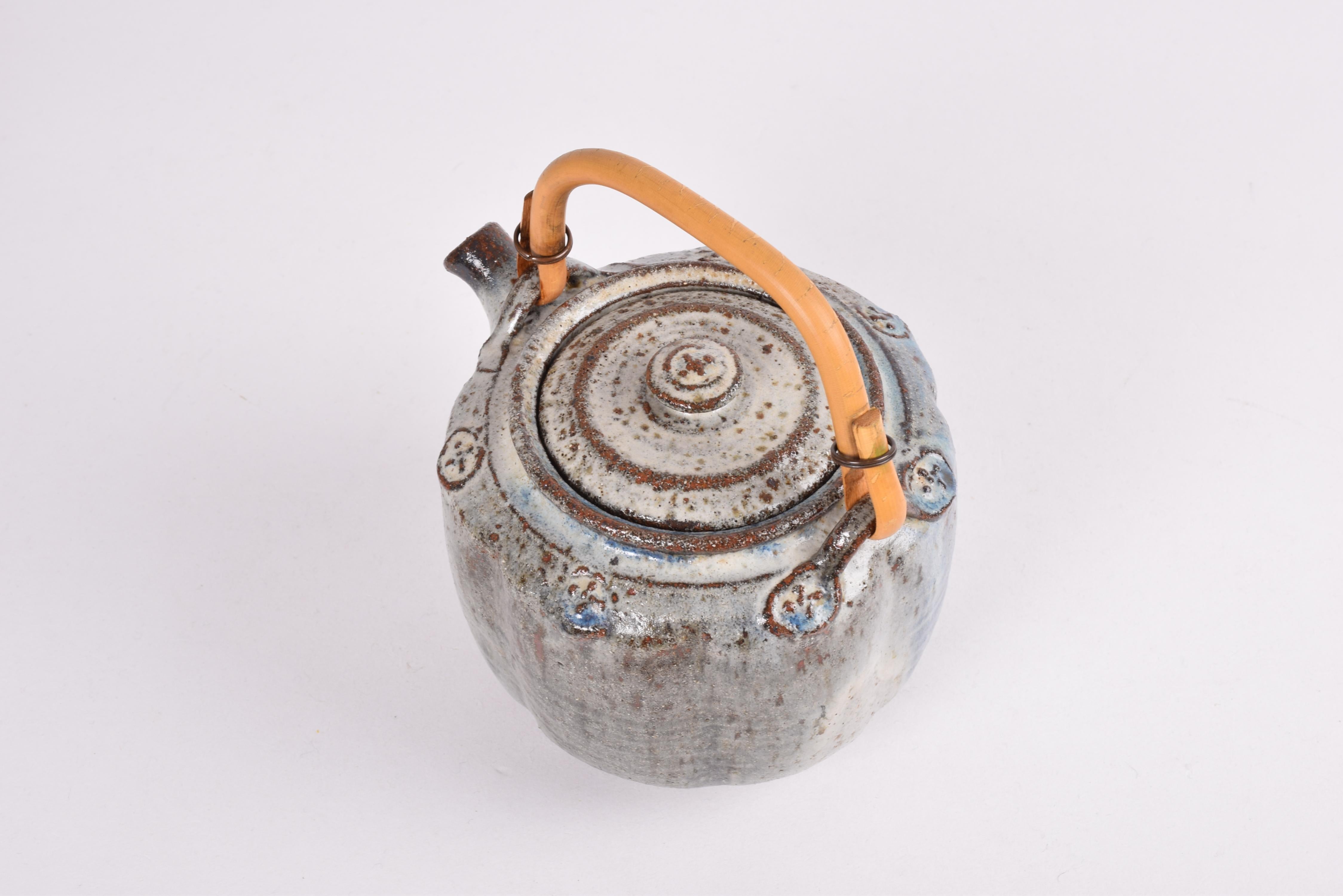 Théière en céramique du Studio danois avec set de crème et de sucre par Gutte Eriksen 1980 Bon état - En vente à Silkeborg, Silkeborg