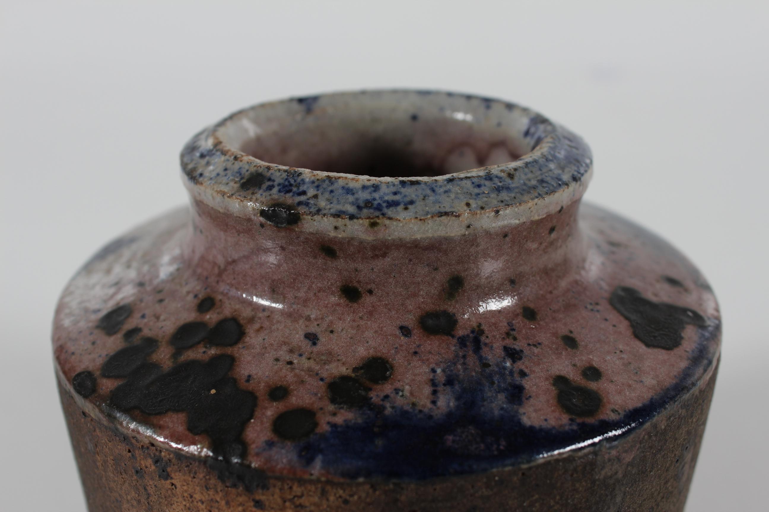 Vaso in ceramica di Studio Danese di Chris Moes Toni della terra con macchioline, anni '70 in vendita 2