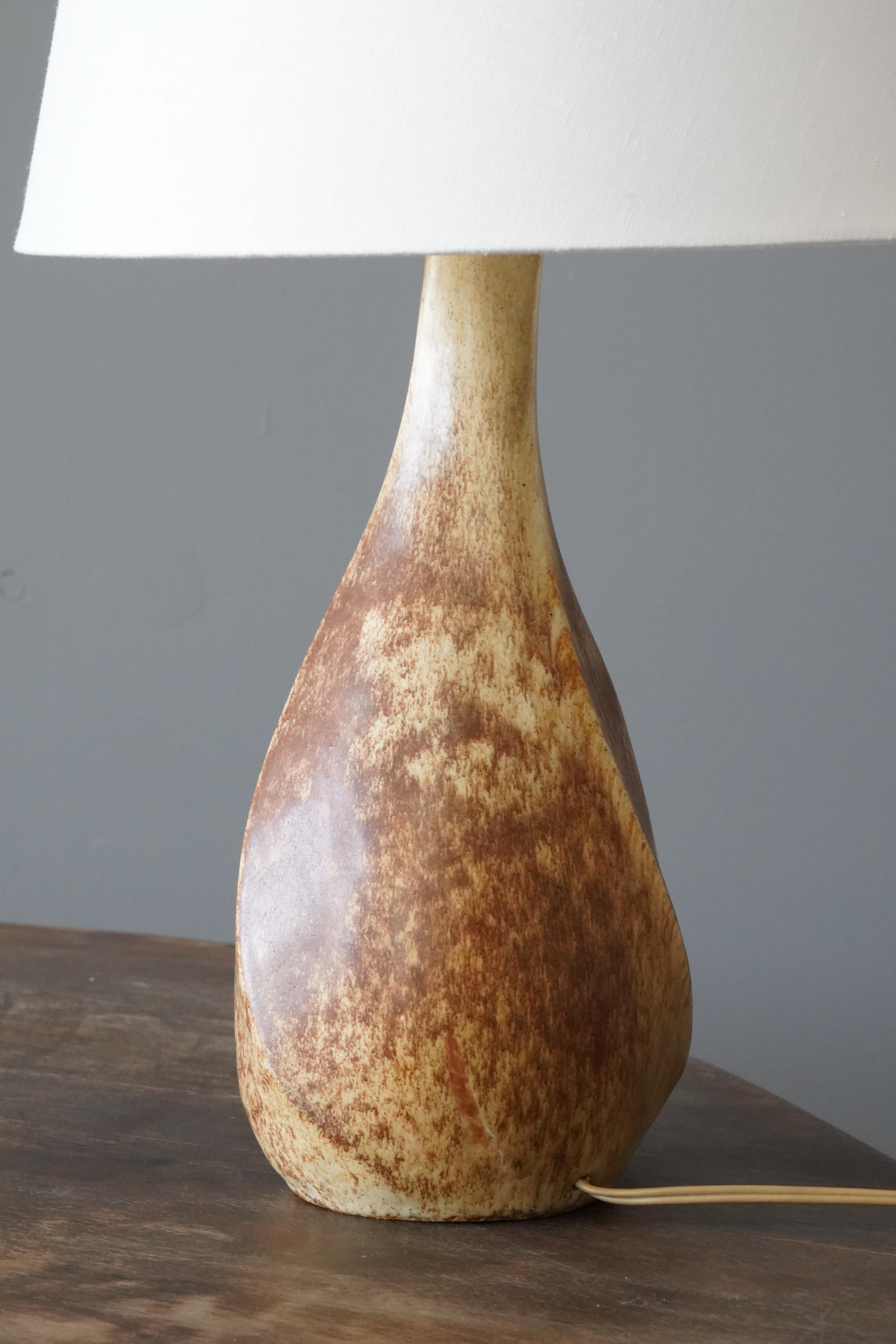 Mid-20th Century Danish Studio Potter, Freeform Table Lamp, Brown Stoneware, Denmark, c. 1960s