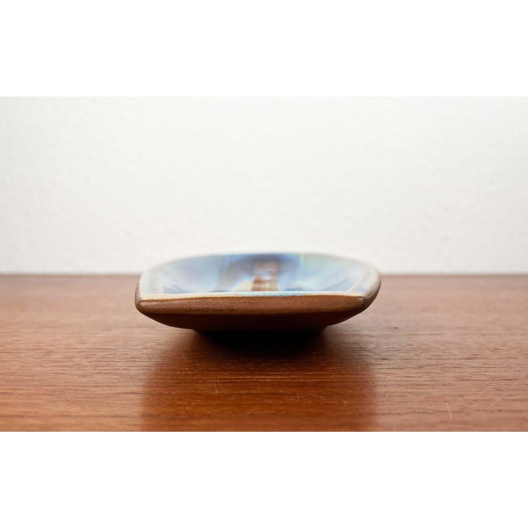 Céramique Assiette à bol en poterie du Studio A danois de Michael Andersen, années 1960 en vente