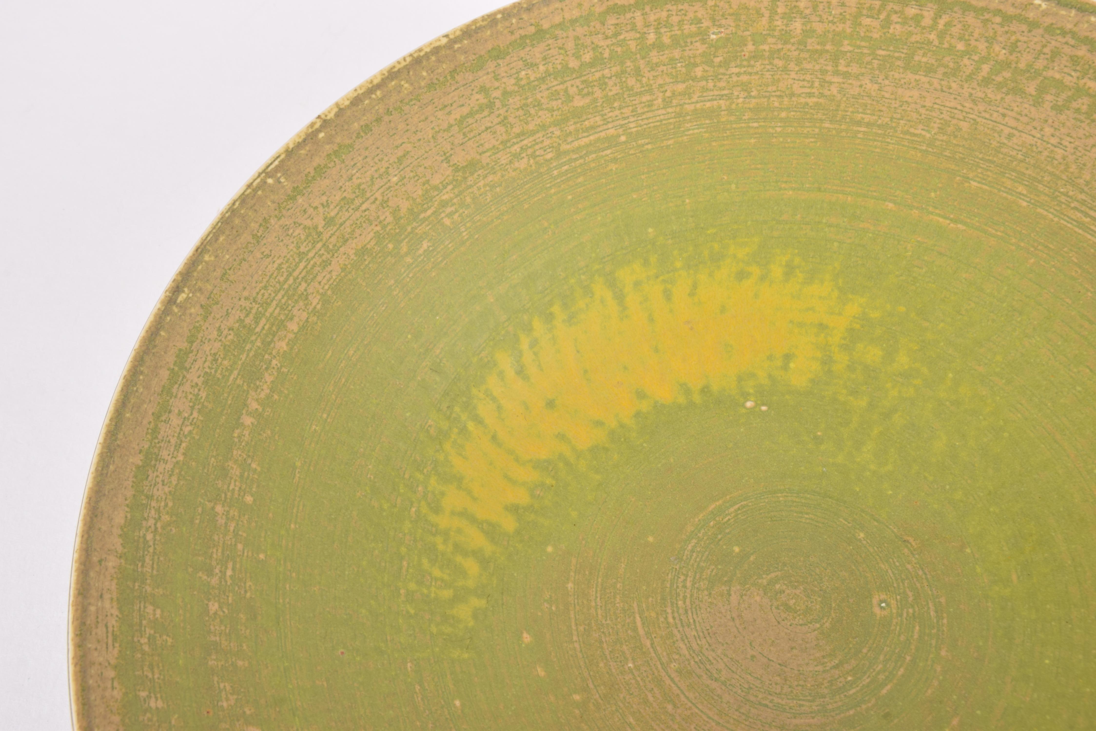 Enorme cuenco danés de Studio Pottery de Birthe Sahl, verde amarillento, finales del siglo XX Cerámico en venta