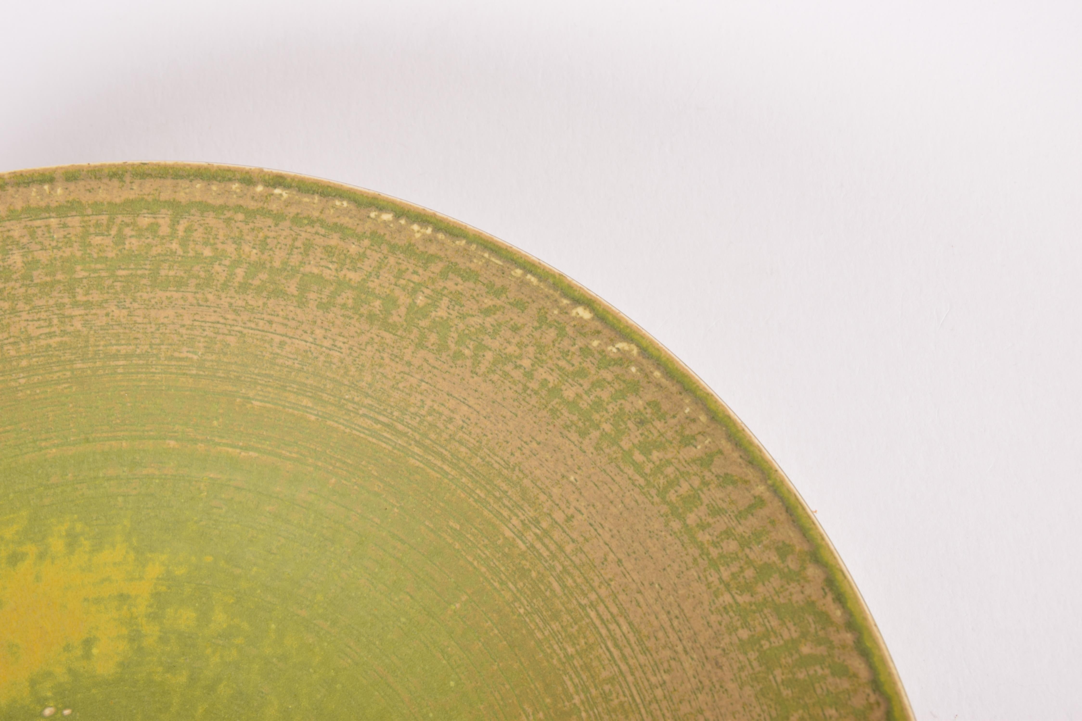 Enorme cuenco danés de Studio Pottery de Birthe Sahl, verde amarillento, finales del siglo XX en venta 1