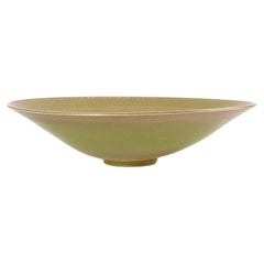 Enorme cuenco danés de Studio Pottery de Birthe Sahl, verde amarillento, finales del siglo XX