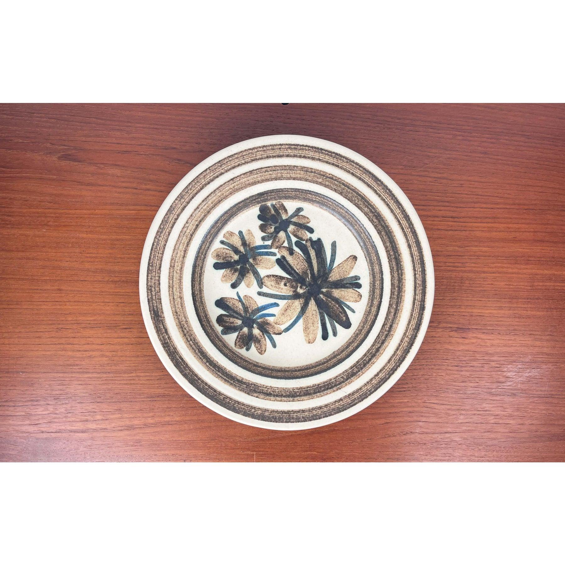 20th Century Danish Studio Pottery Wall Plate with Flower Design from Mit Stoneware, 1960s For Sale