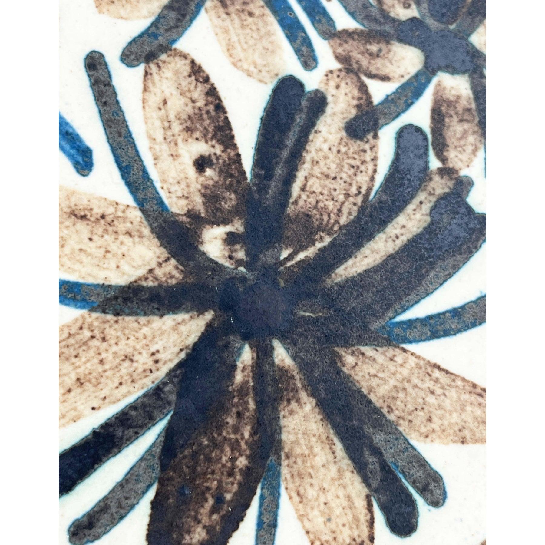 Danish Studio Pottery Wall Plate with Flower Design from Mit Stoneware, 1960s For Sale 2