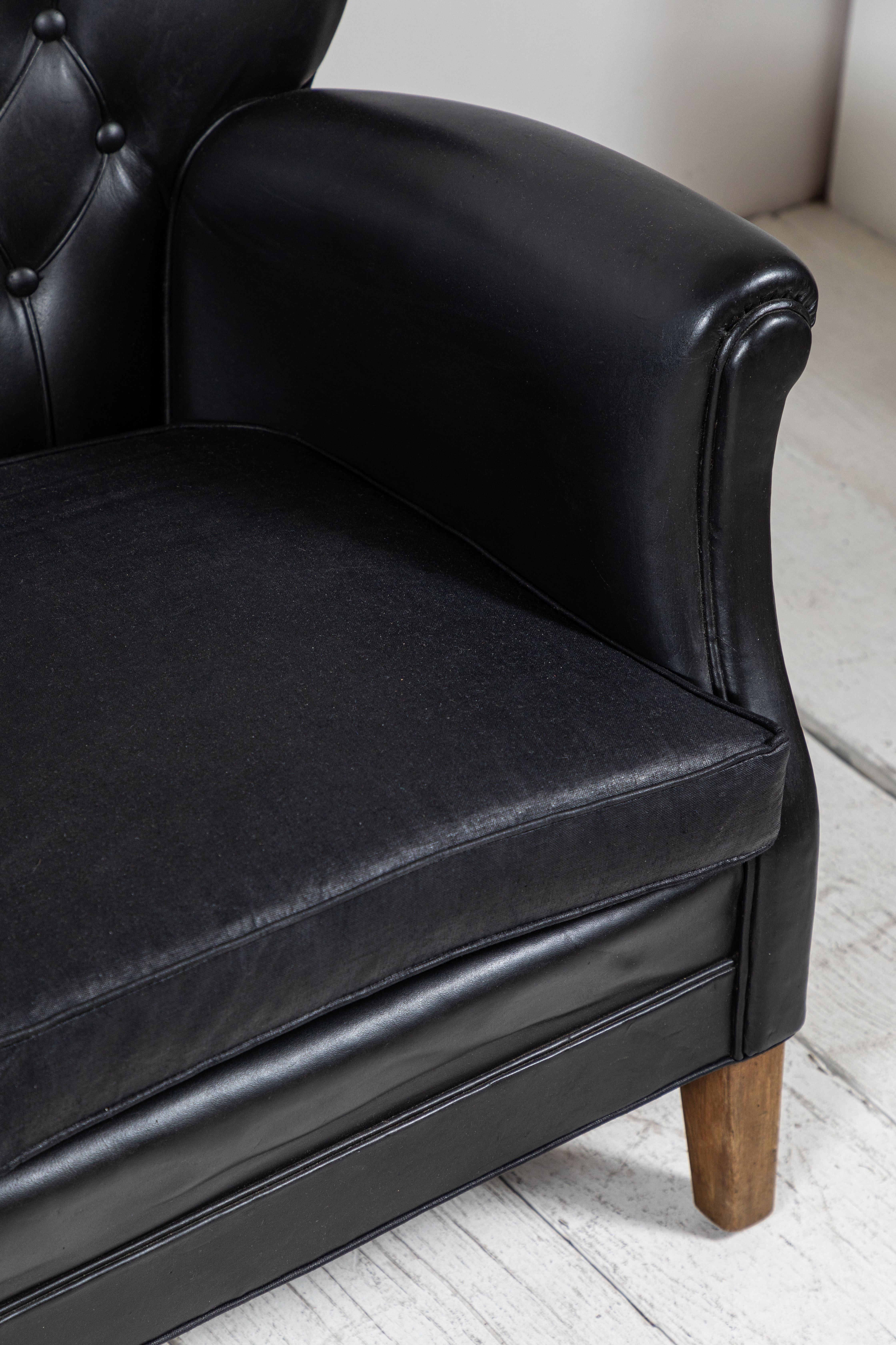 Danish Style Black Leather Tufted Settee 4