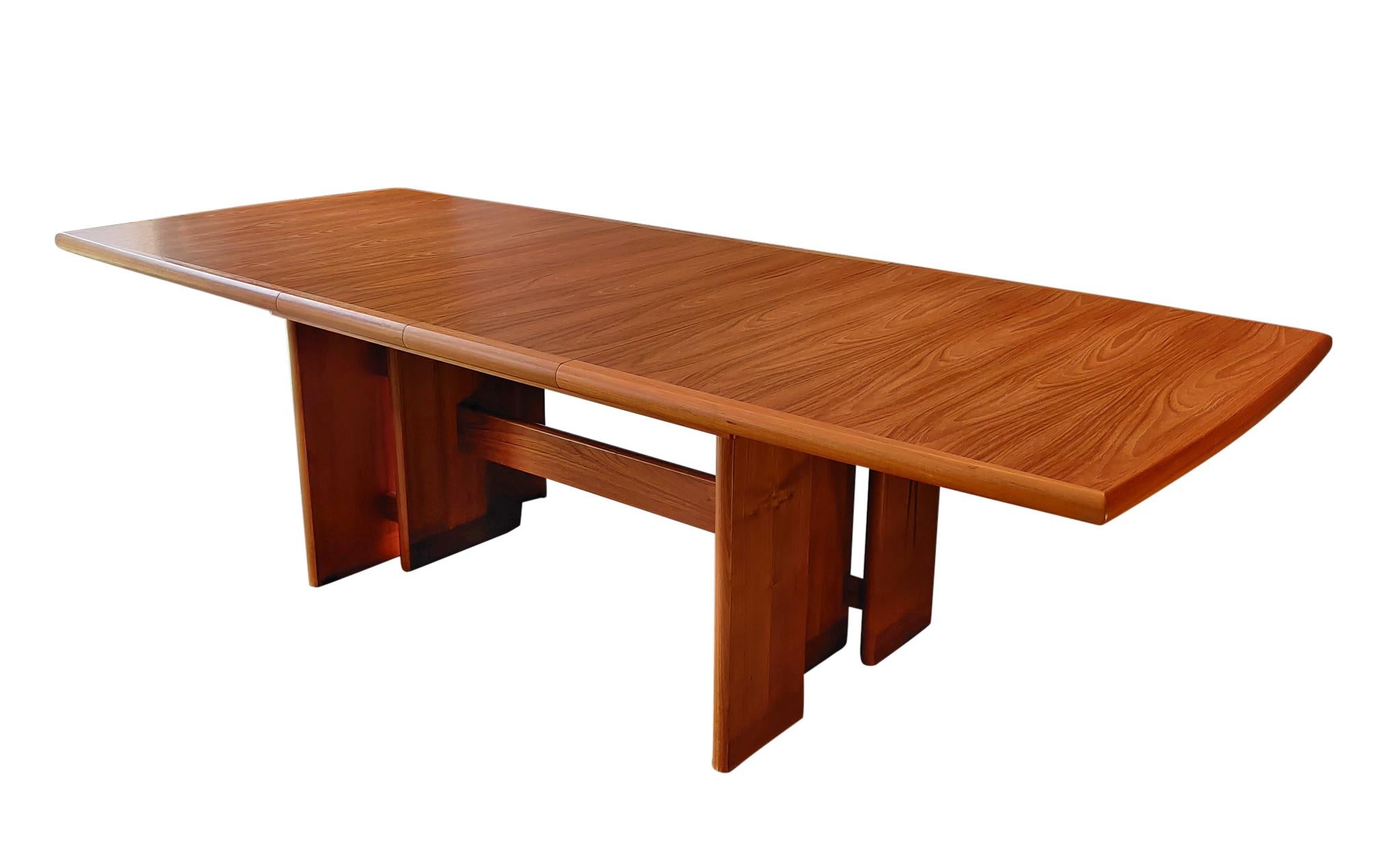 Oiled Danish Style Large Teak Extension Dining Table by Nordic Furniture Vintage 1980s For Sale