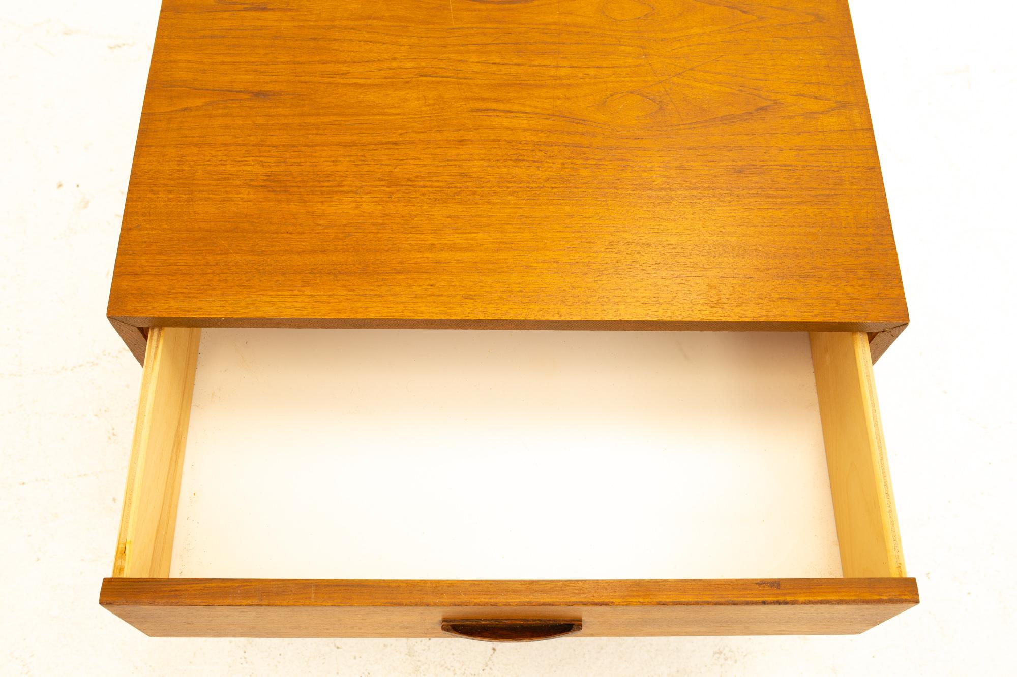 Danish Style Mid Century Teak and Rosewood End Table For Sale 1