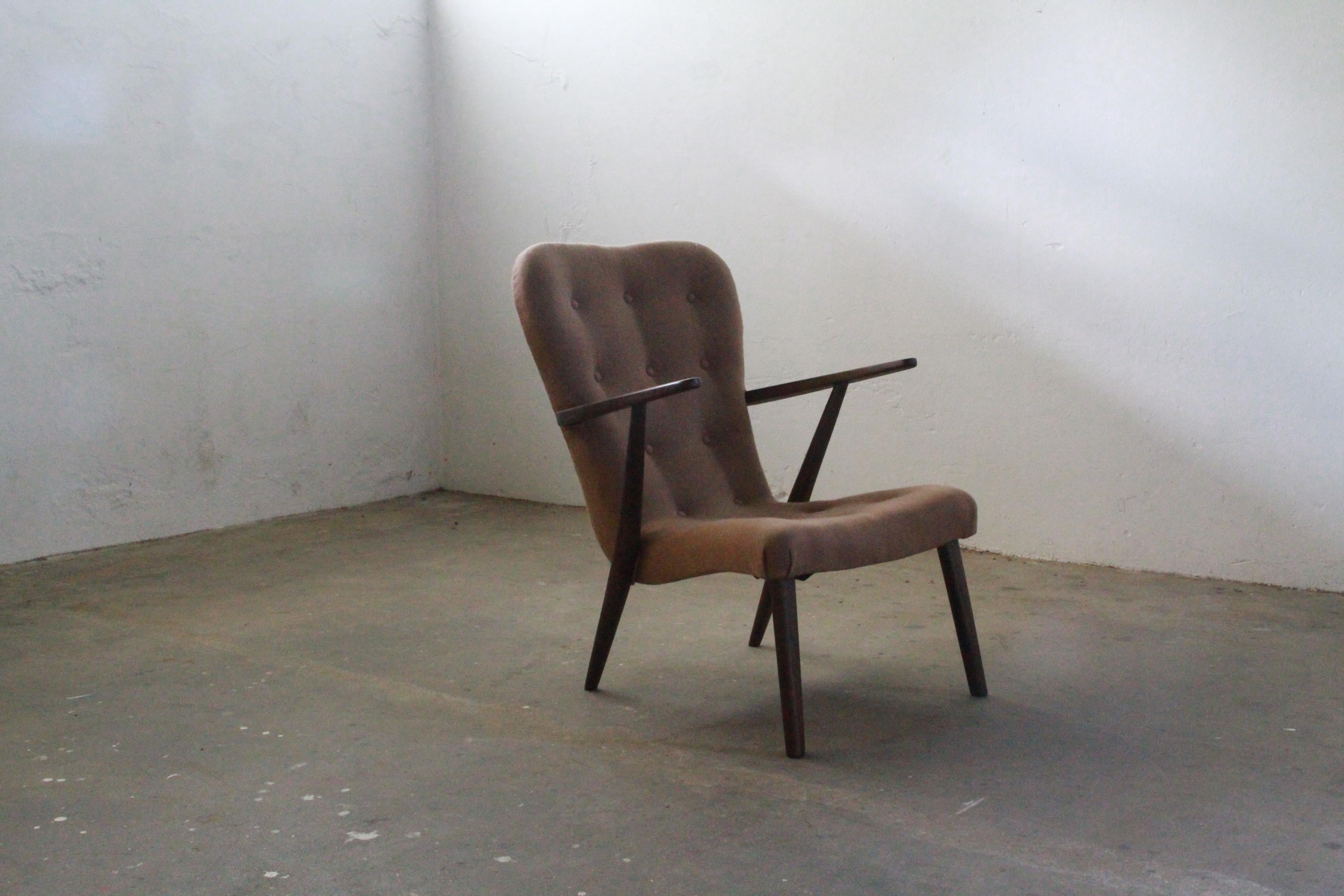 Mid-Century Modern Danish Style of Arctander or Schubell Mid-century Lounge Chair For Sale