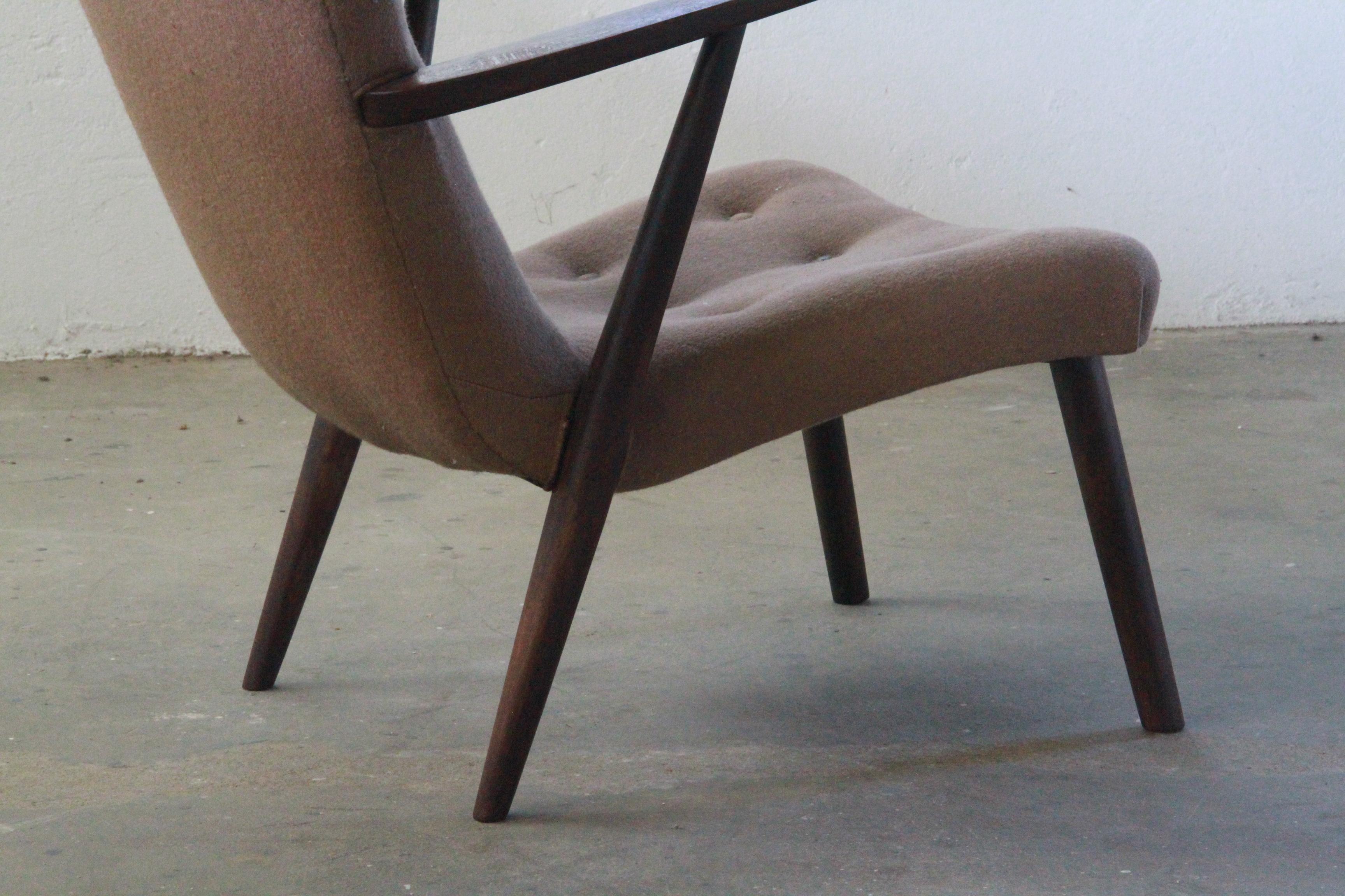 Mid-20th Century Danish Style of Arctander or Schubell Mid-century Lounge Chair For Sale