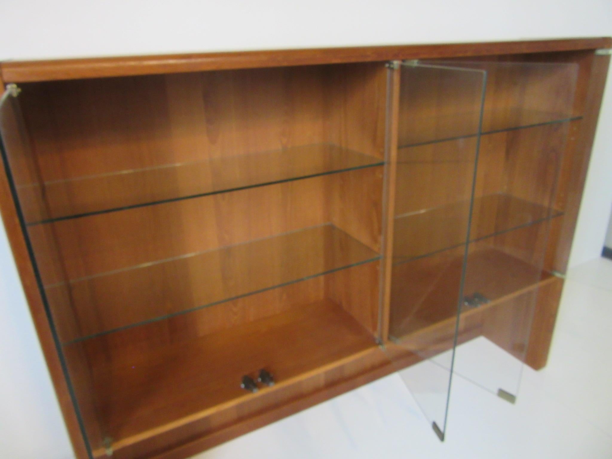 Danish Styled Teak Wood Bookcase with Glass Doors In Good Condition In Cincinnati, OH