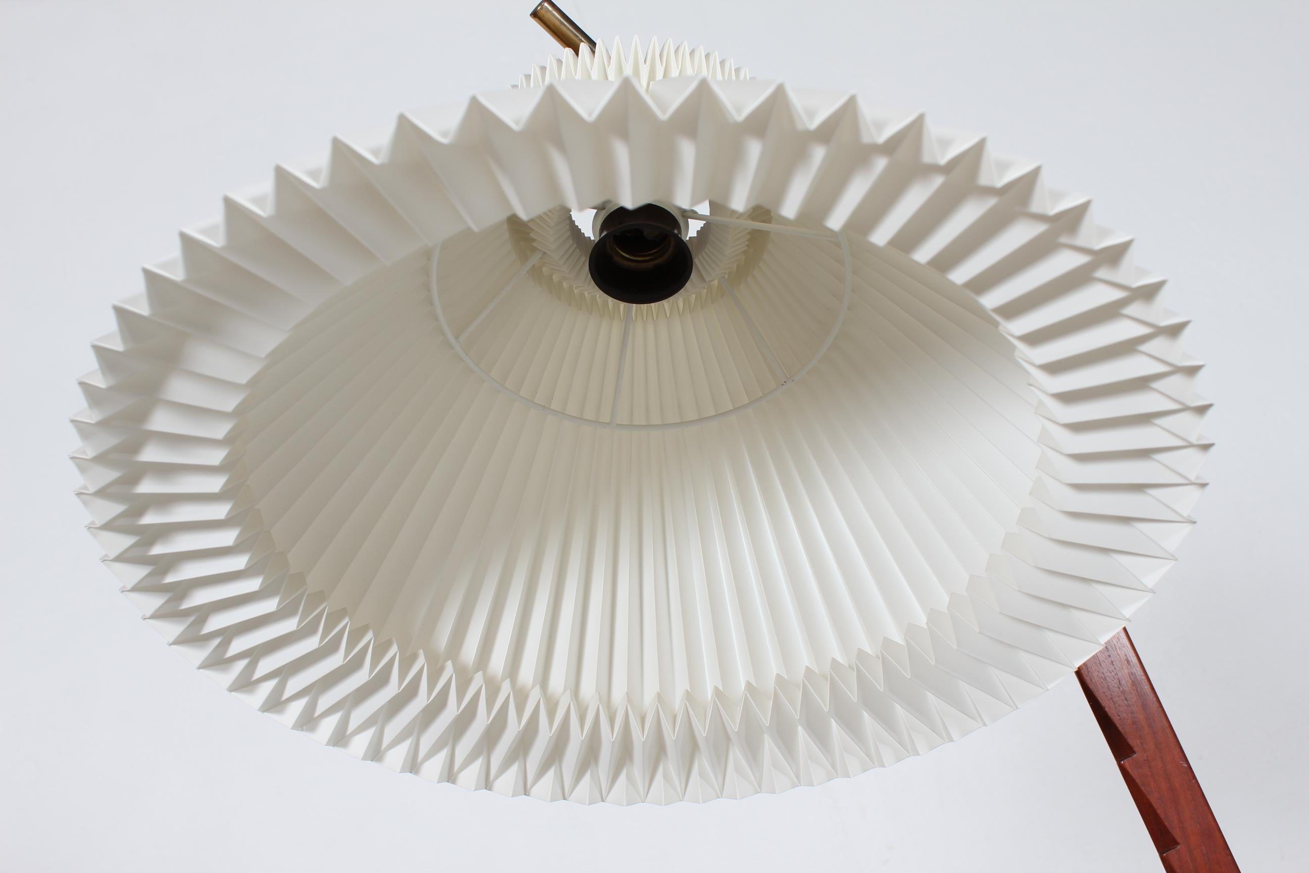 Danish Svend Aage Holm Sørensen Adjustable Floor Lamp with Le Klint Shade 1950s For Sale 3