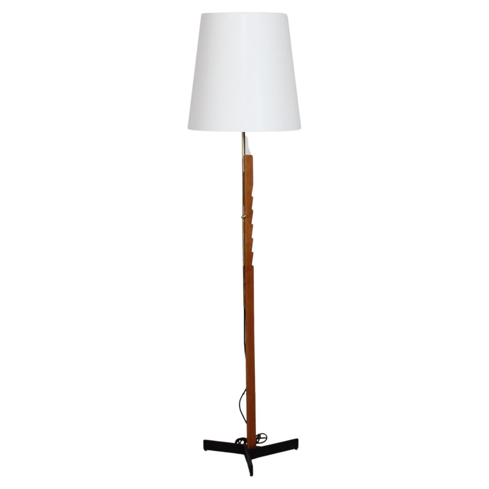 Danish Svend Aage Holm Sørensen Adjustable Oak Floor Lamp with New Shade 1950s For Sale
