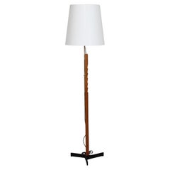 Dänische Svend Aage Holm Sørensen Verstellbare Eiche Stehlampe mit New Shade 1950s