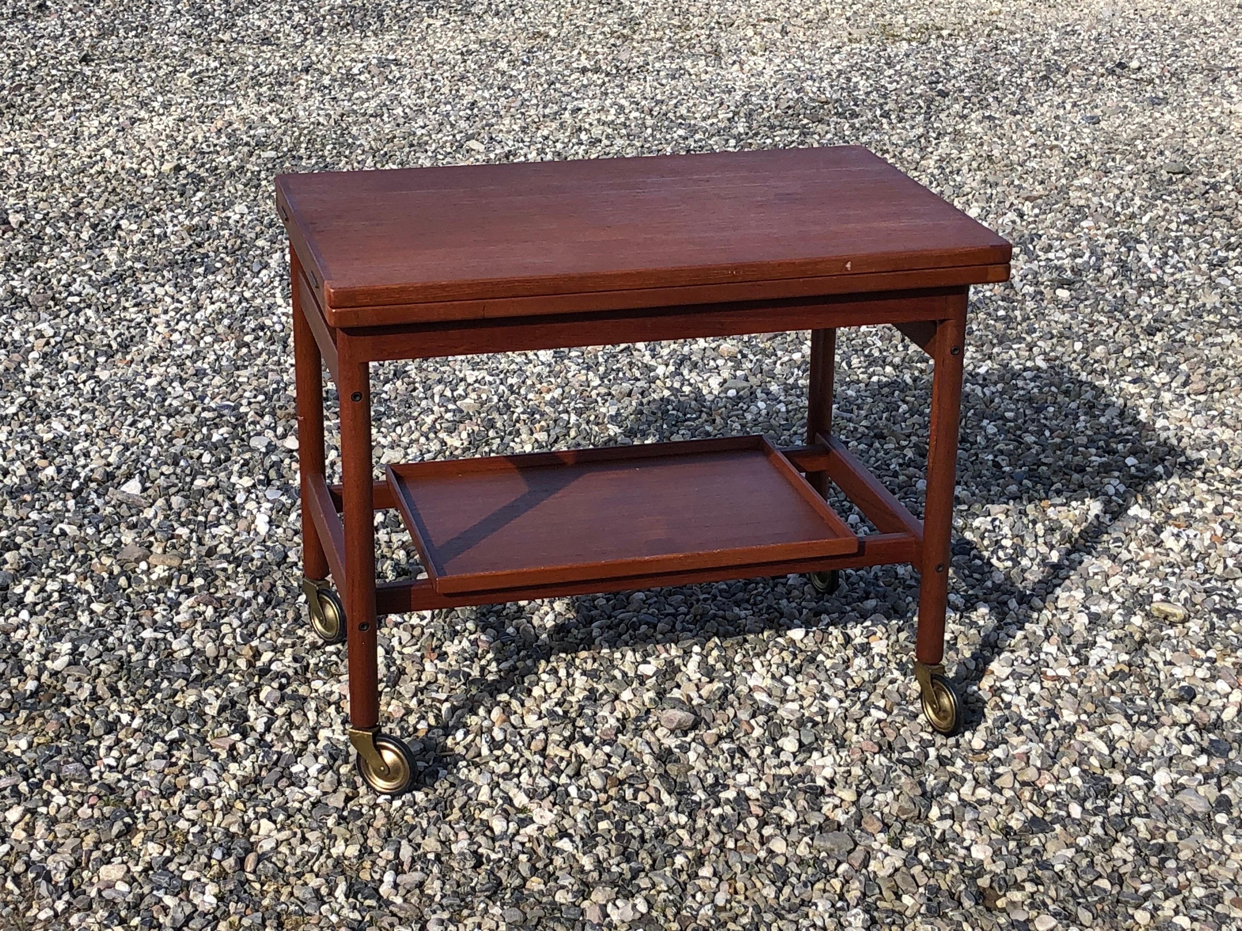 A Kurt Oestervig folding table in mint condition. Made by Jason furniture