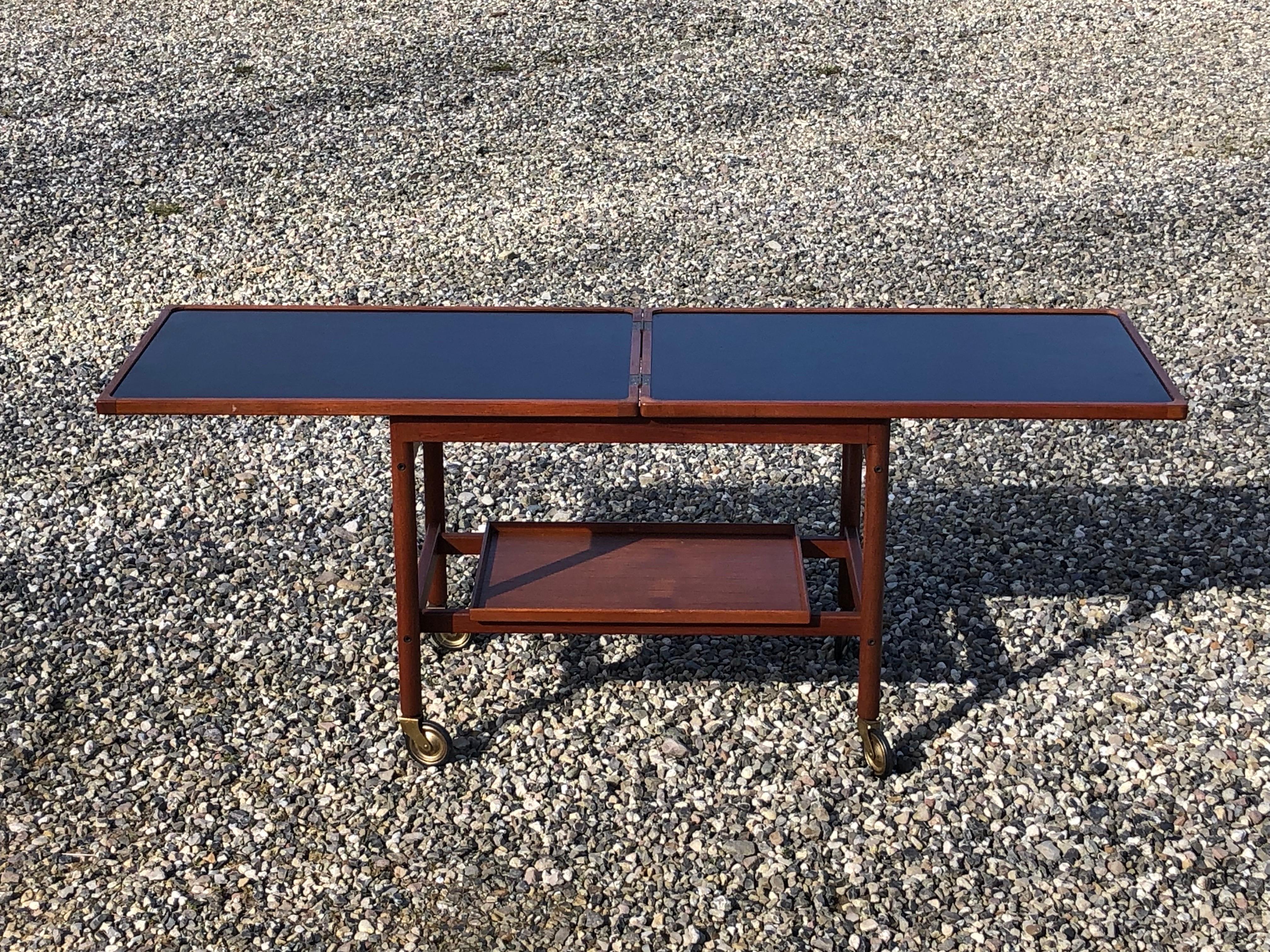 Mid-Century Modern Danish table by Kurt Østervig For Sale