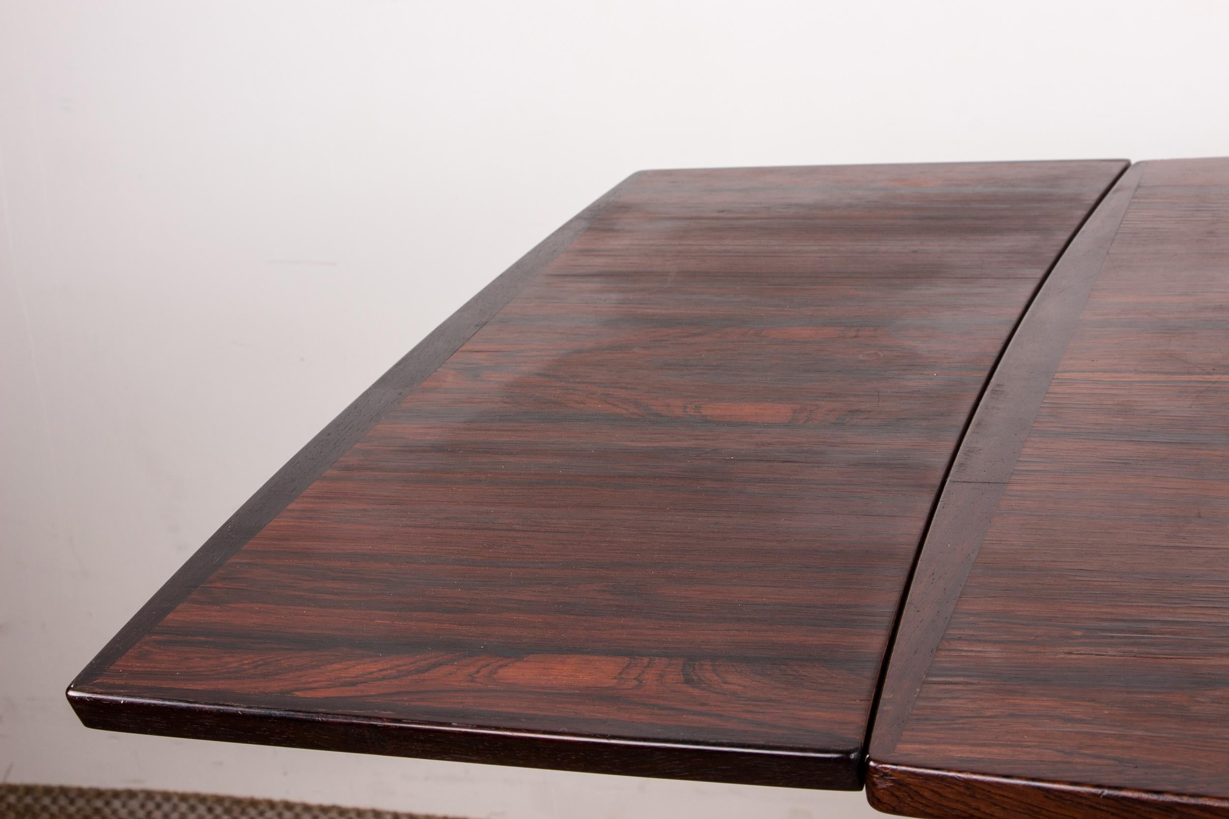 Table danoise, estampillée, extensible et réversible pour les jeux ou les repas 1960. en vente 4