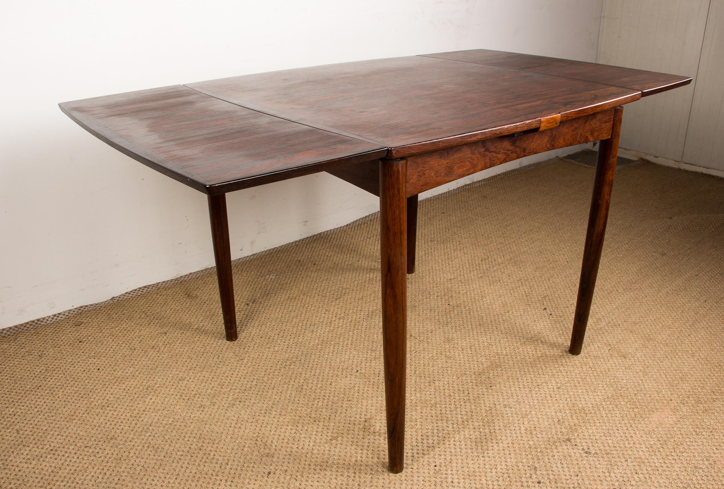 Table danoise, estampillée, extensible et réversible pour les jeux ou les repas 1960. en vente 5