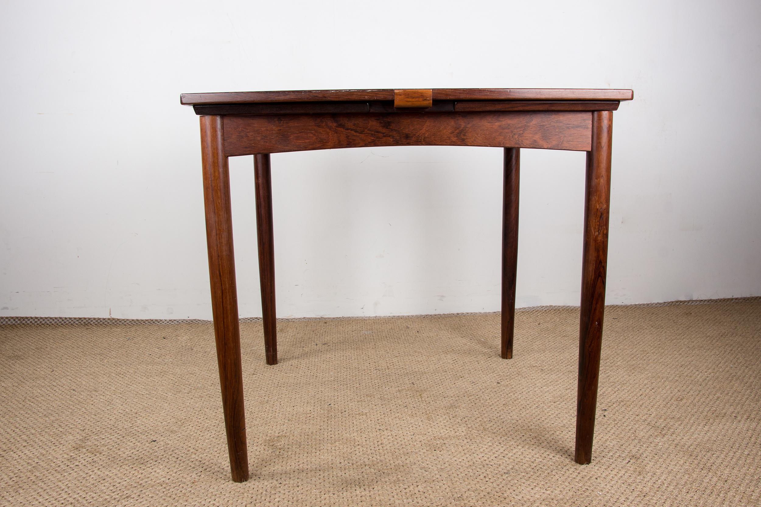 Danois Table danoise, estampillée, extensible et réversible pour les jeux ou les repas 1960. en vente