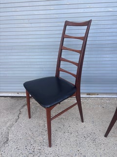 Silla de comedor danesa con respaldo alto, de teca y tapizada, 1965