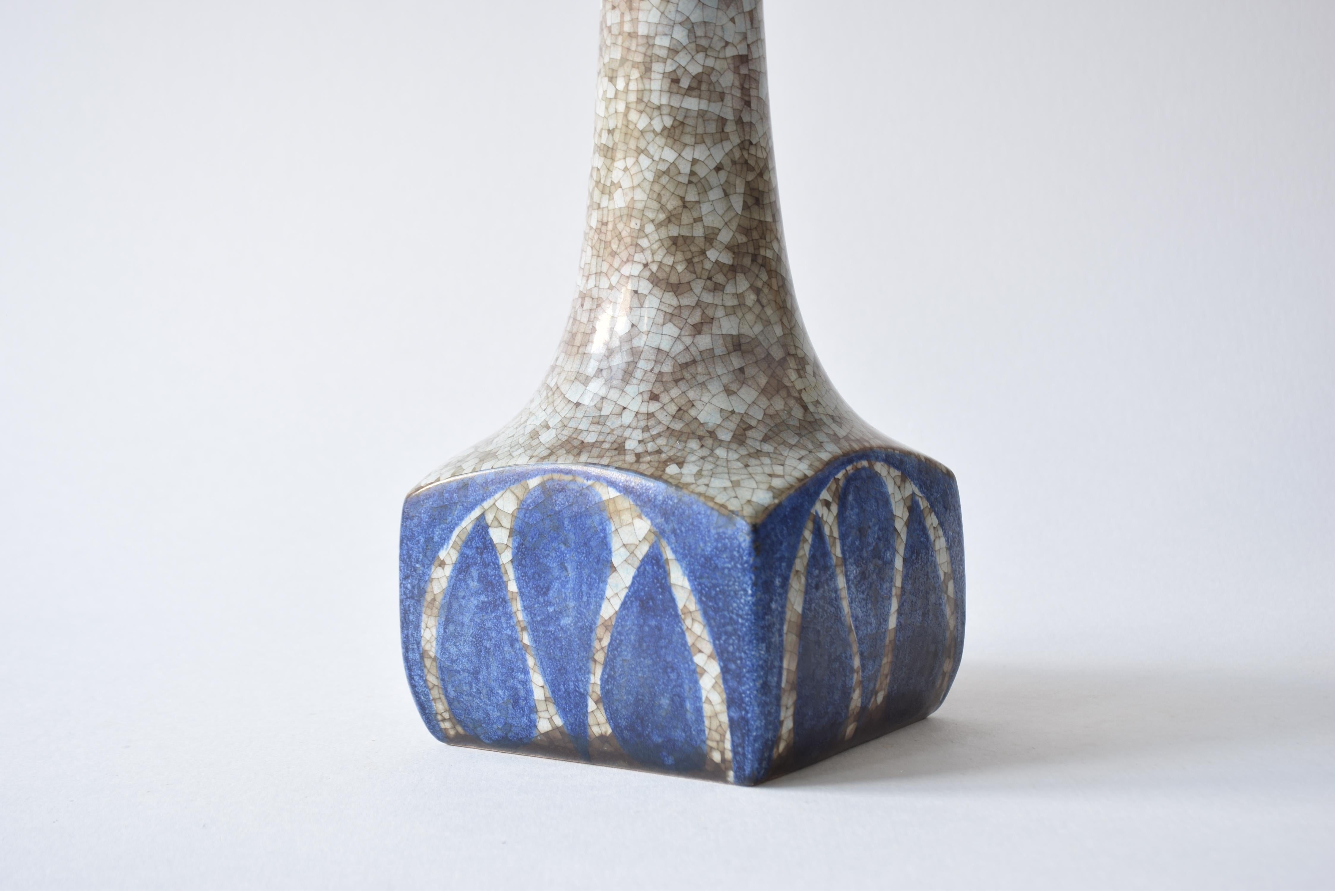 Dänische hohe dänische Keramik-Tischlampe mit blauer Persienglasur, Marianne Starck für MA&S 1960er Jahre im Angebot 1