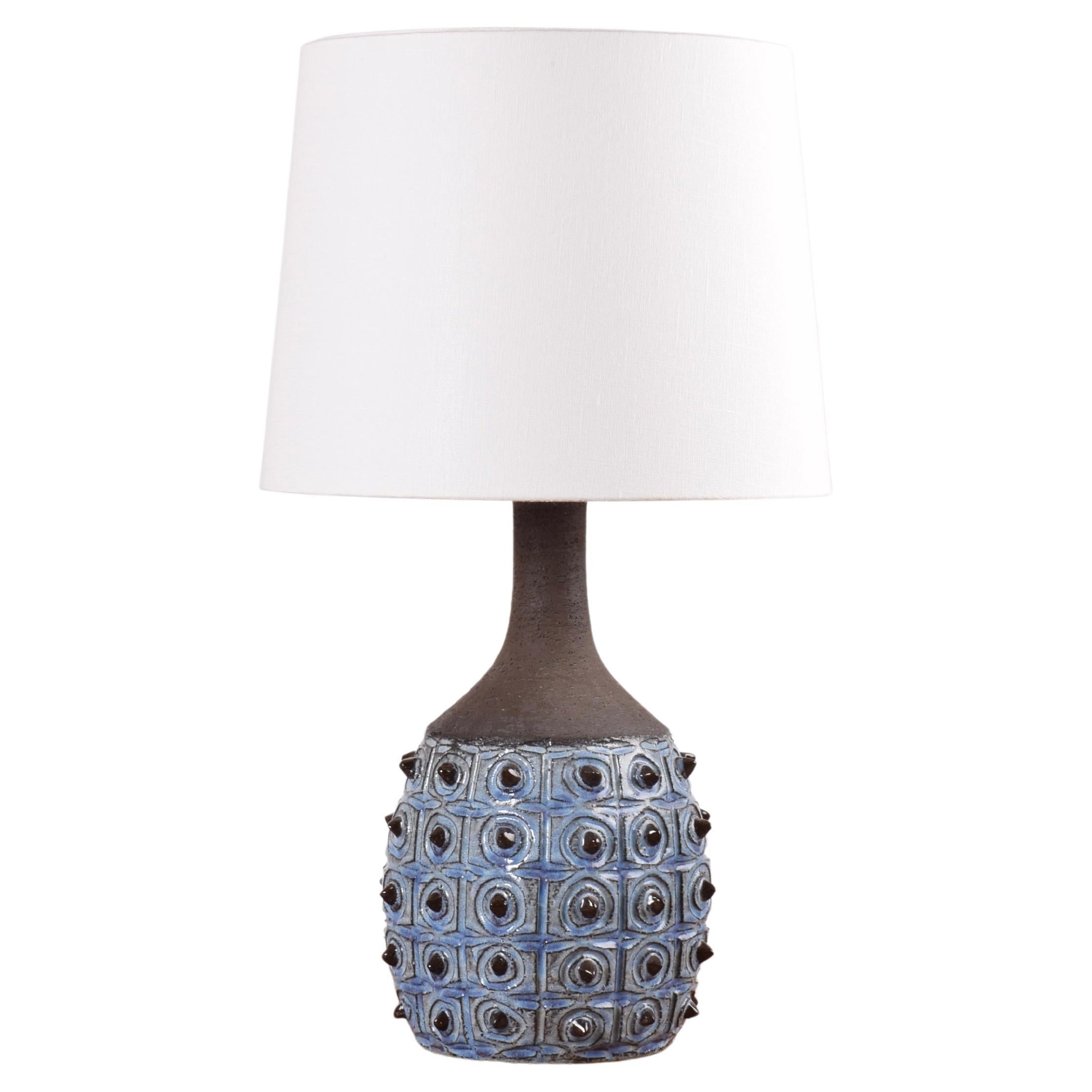 Lampada da tavolo scultorea alta danese Blue & Brown di Jette Hellerøe, ceramica anni '70 in vendita