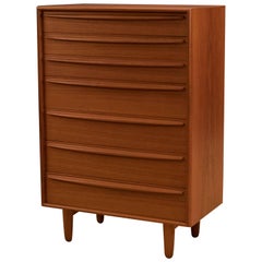 Commode danoise haute en teck de Svend Madsen