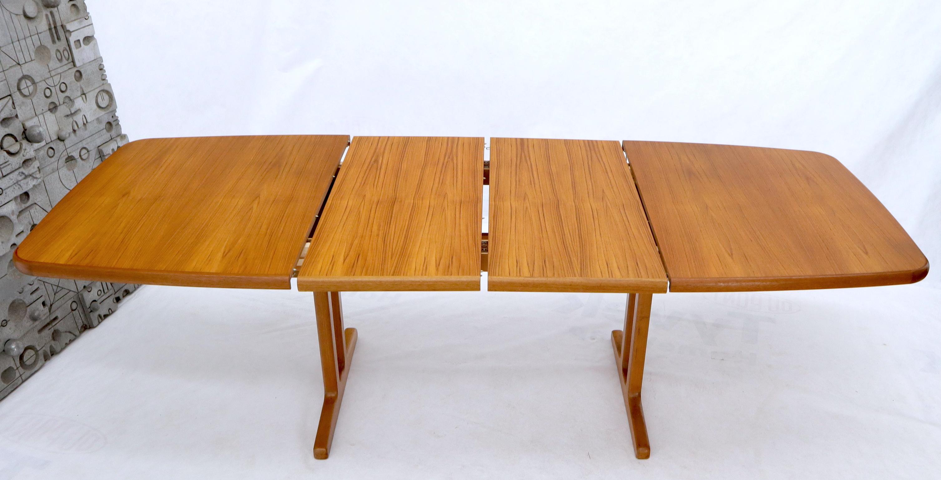 Danish Teak 2 Self Containing Extension Boards Dining Table In Excellent Condition For Sale In Rockaway, NJ