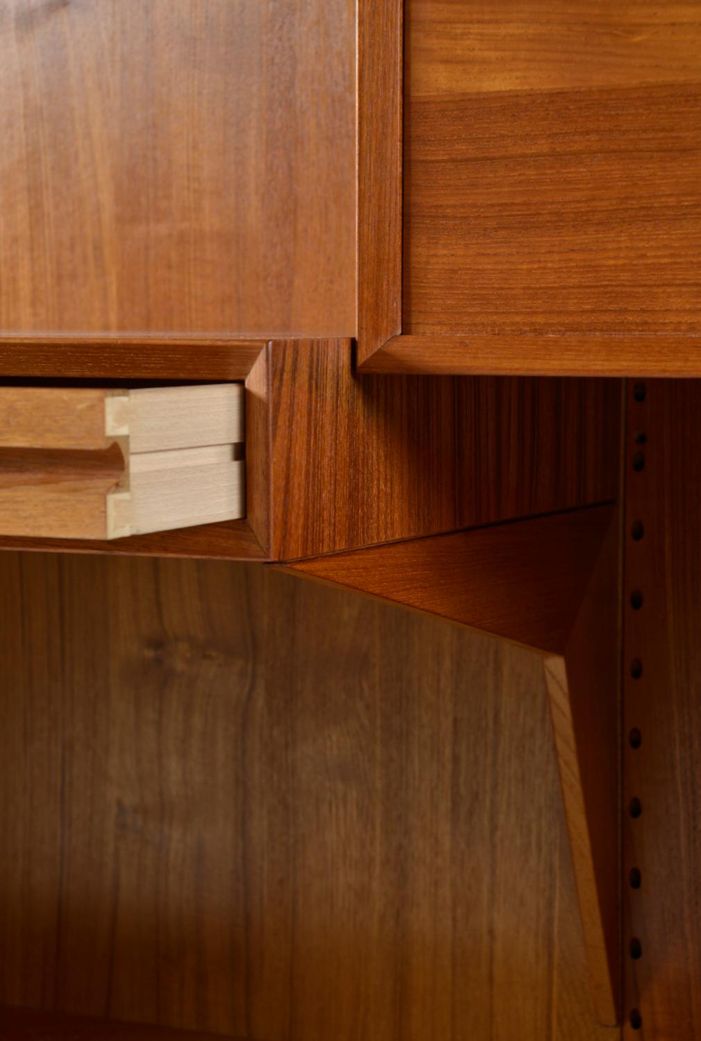 Modulares Regalsystem aus dänischem Teakholz, 4-Bay Cado-Wandschrank, Bar-Schreibtisch Paul Cadovius 8