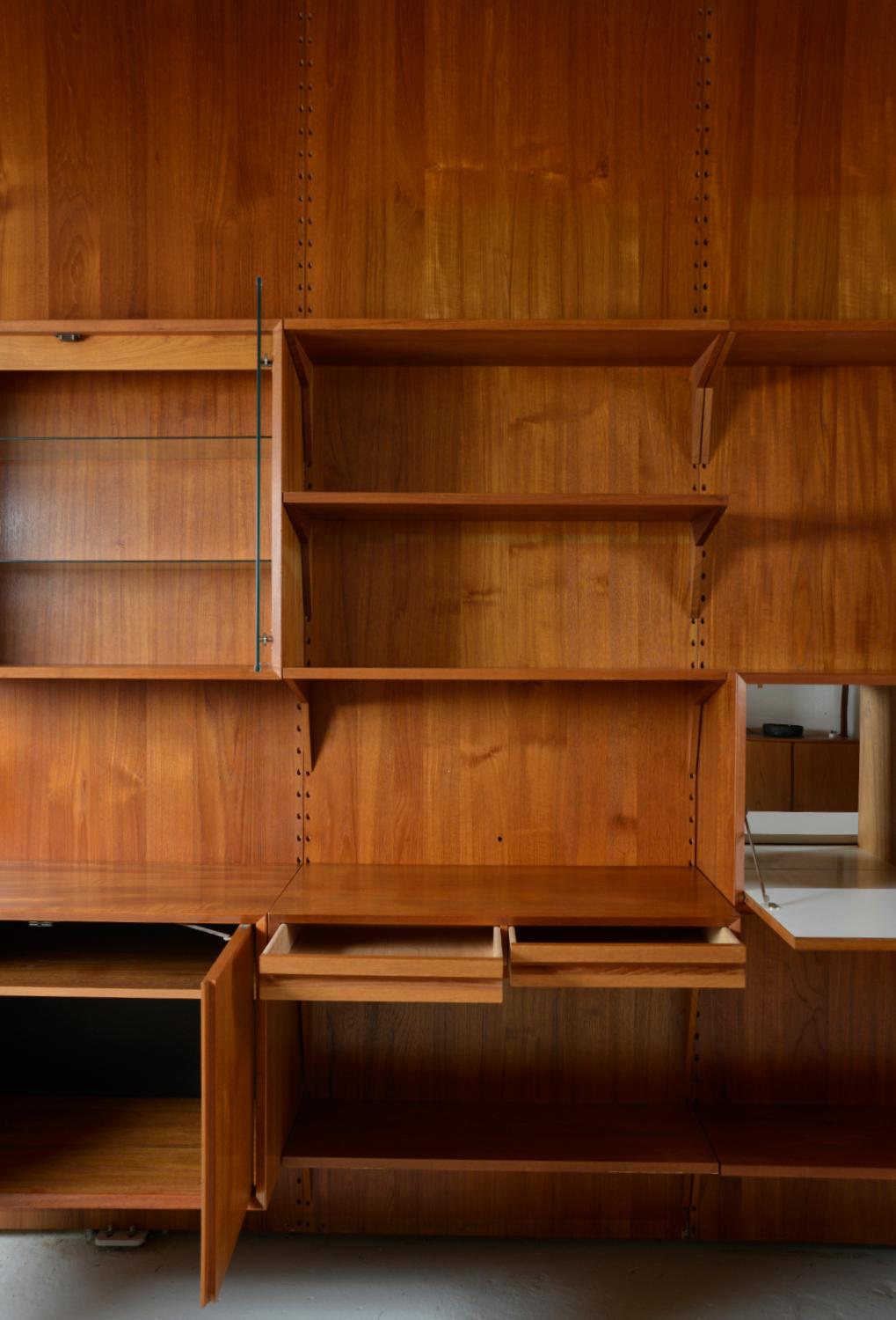 Modulares Regalsystem aus dänischem Teakholz, 4-Bay Cado-Wandschrank, Bar-Schreibtisch Paul Cadovius (Glas)