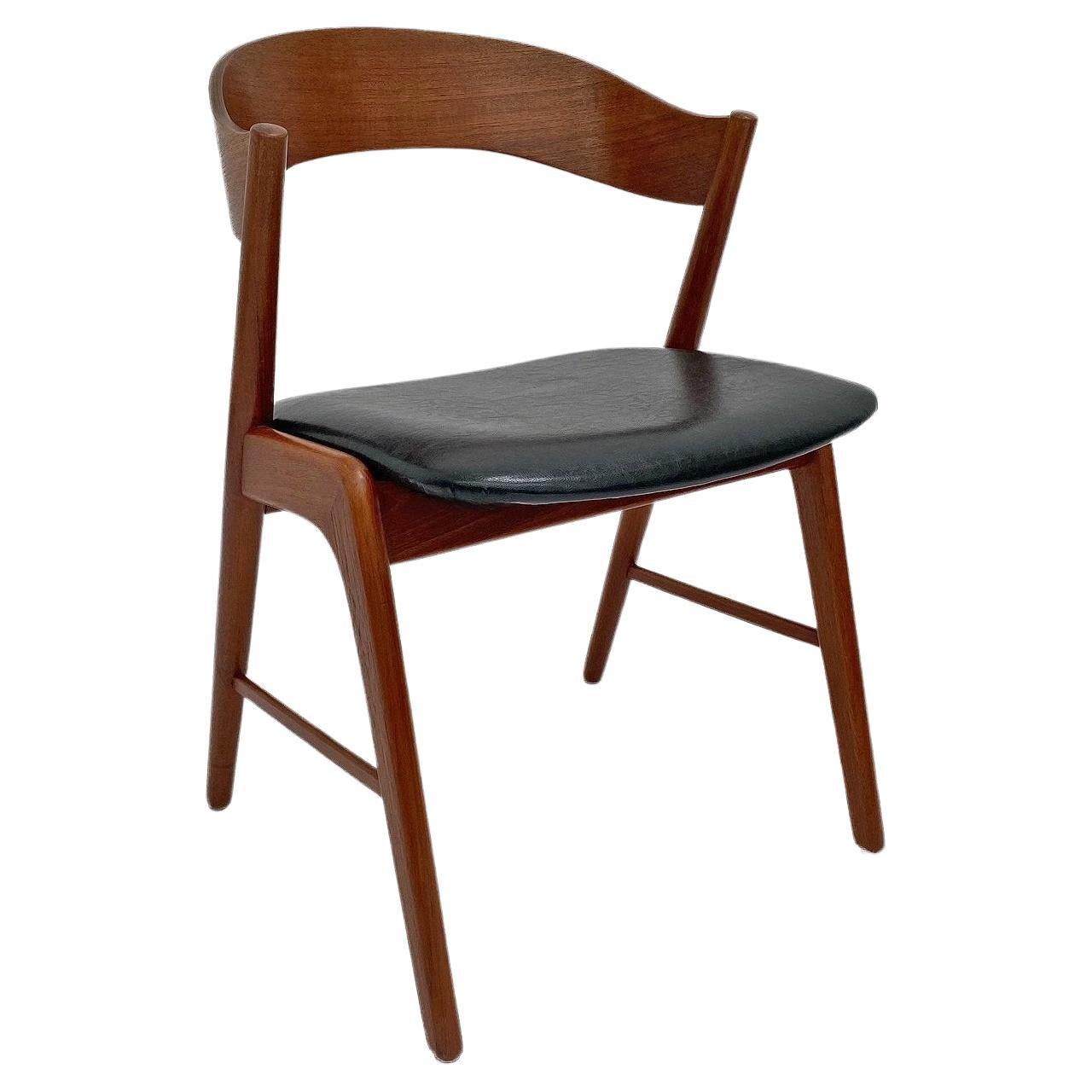 Eames Vinyl Desk Chair with Wheels. at 1stDibs