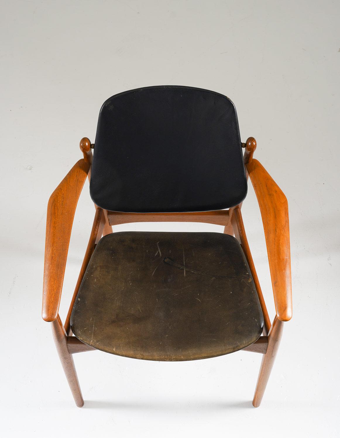 20th Century Danish Teak and Leather Chair by Arne Vodder for France & Daverkosen For Sale