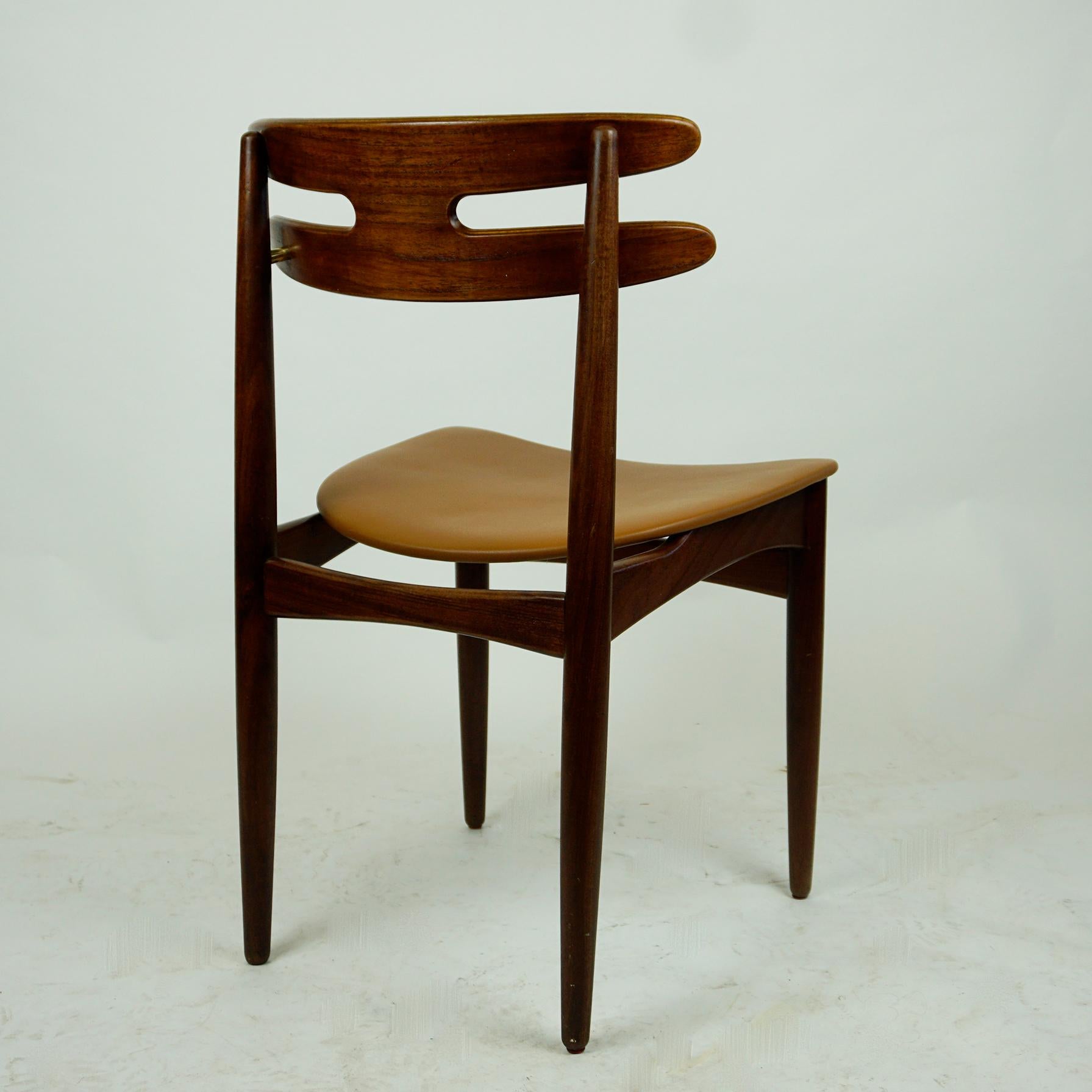 Sedia da pranzo danese in teak e pelle Mod. 178 di Johannes Andersen per Bramin in vendita 7