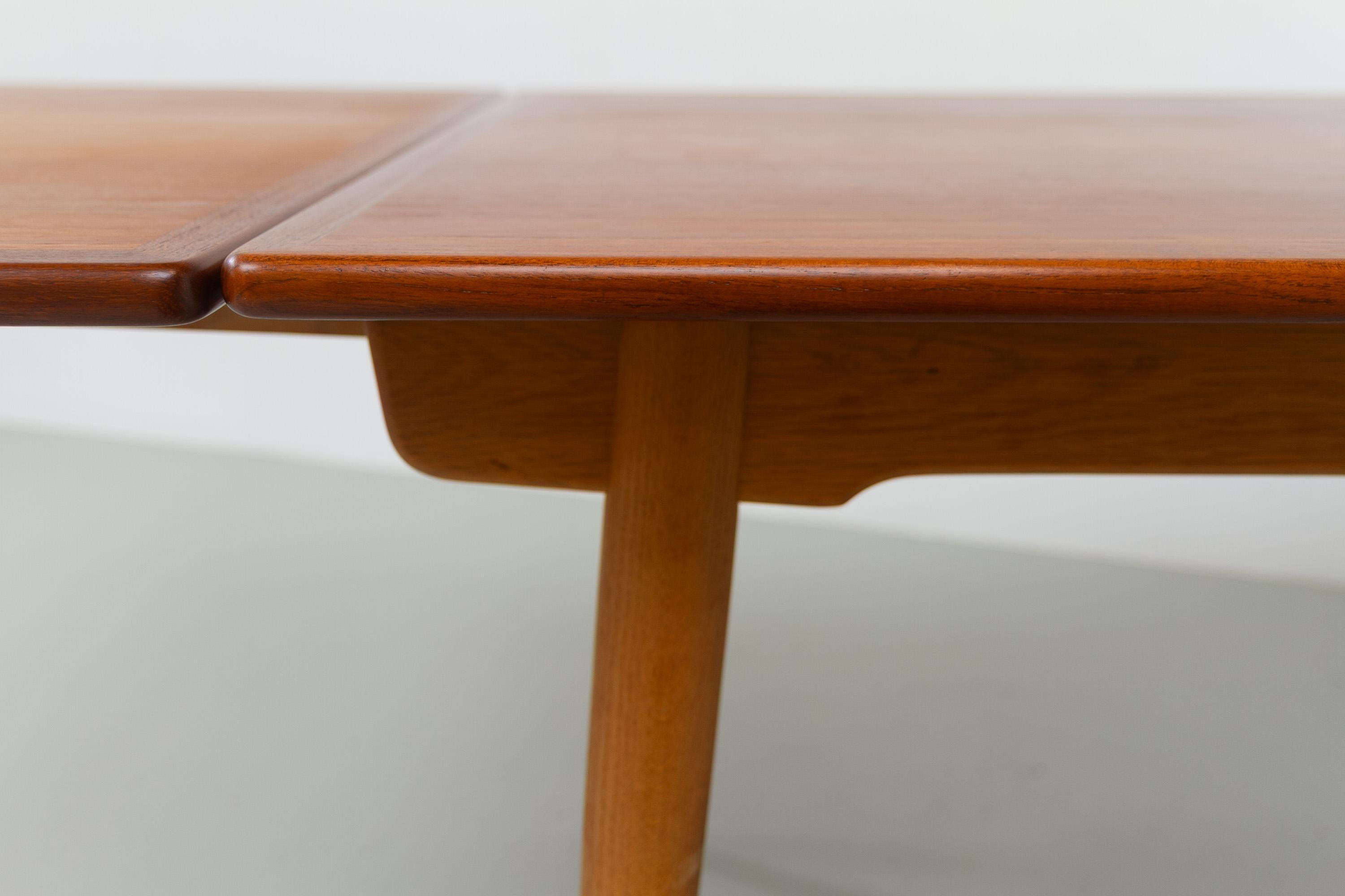 Danish Teak and Oak AT-312 Dining Table by Hans Wegner for Andreas Tuck, 1960s en venta 3