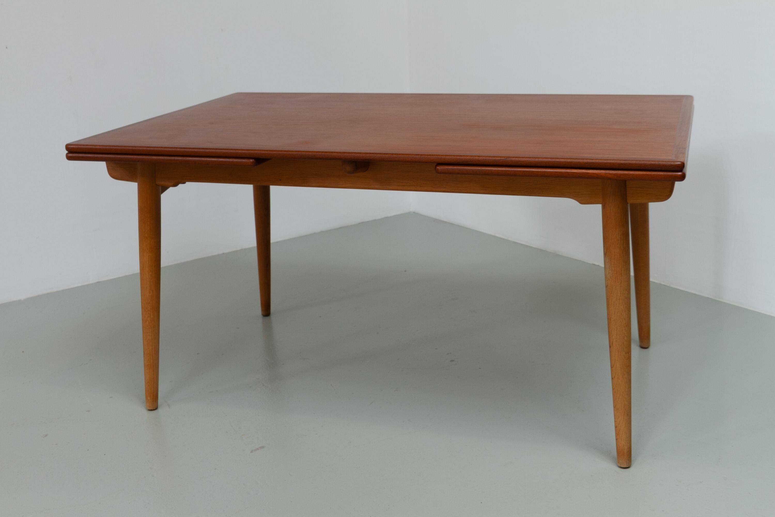 Danish Teak and Oak AT-312 Dining Table by Hans Wegner for Andreas Tuck, 1960s en venta 5