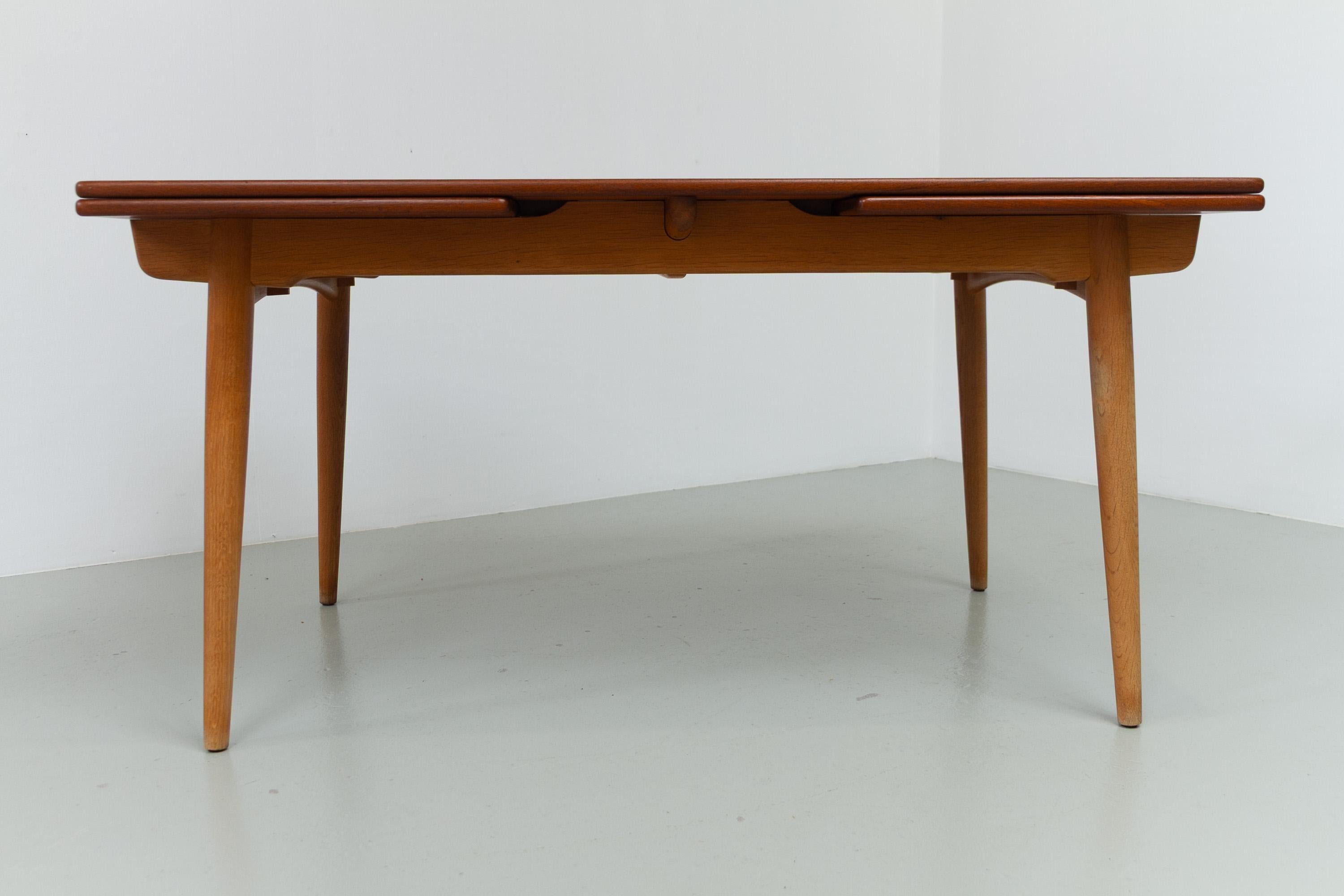 Danish Teak and Oak AT-312 Dining Table by Hans Wegner for Andreas Tuck, 1960s en venta 6