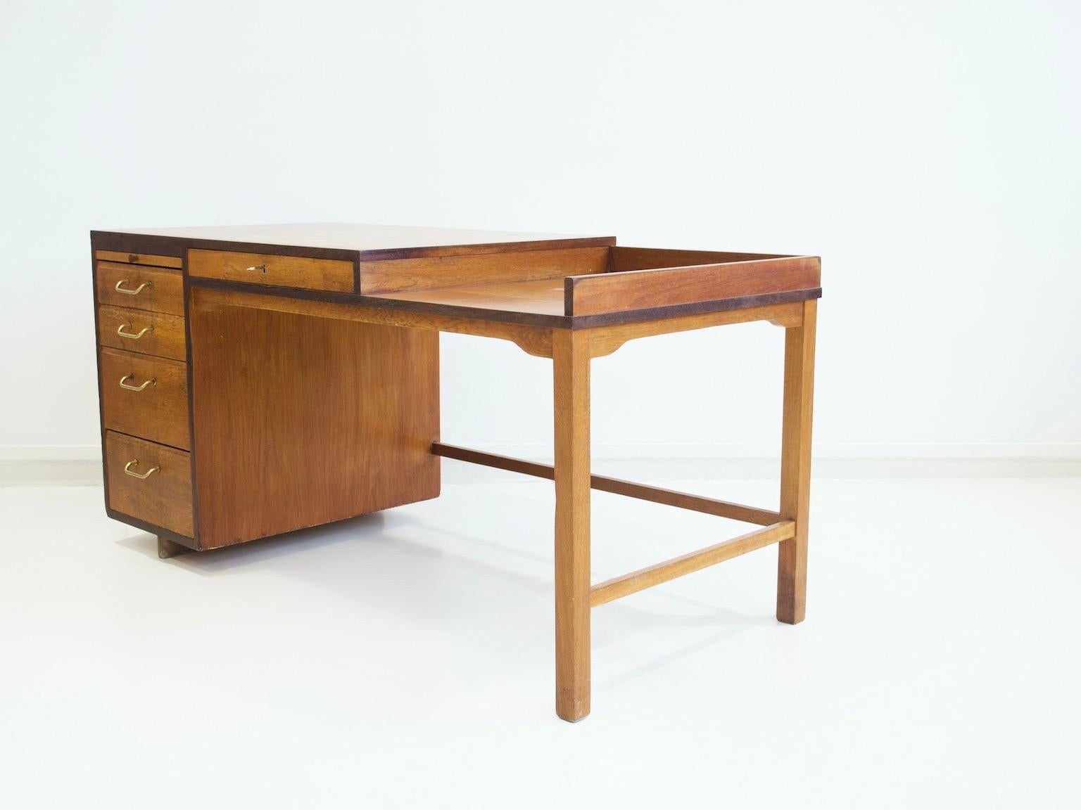 Scrivania danese in legno di teak e Oak Wood in vendita 4