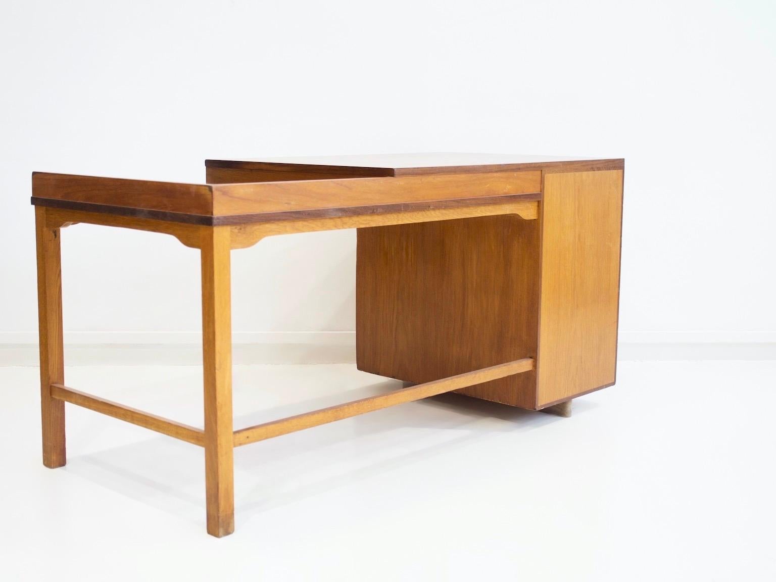 Scrivania danese in legno di teak e Oak Wood in vendita 6