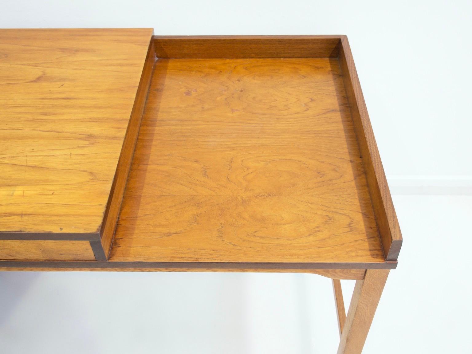 Scrivania danese in legno di teak e Oak Wood in vendita 1