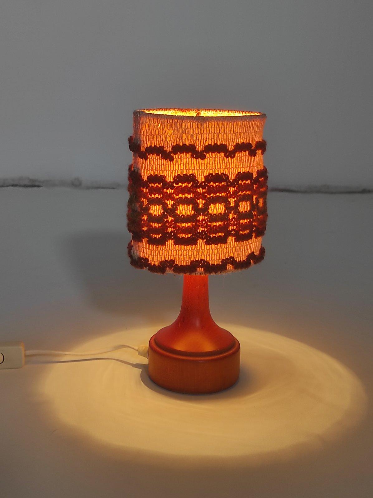 Teck Lampe de table danoise en teck et corde 1960s en vente