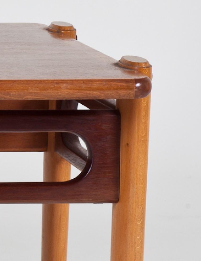 Danois Table basse danoise en teck et bois de rose en vente