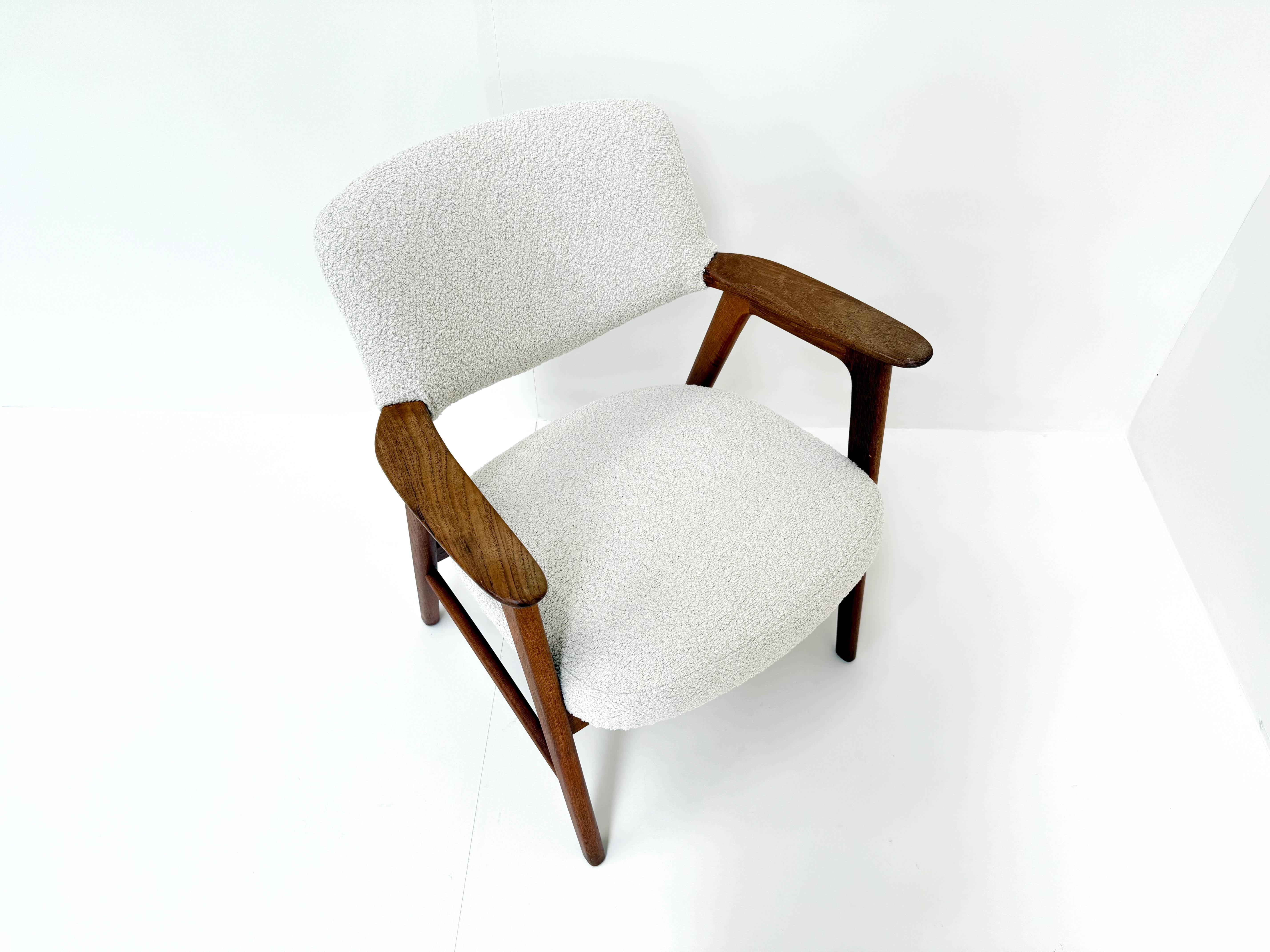 Mid-Century Modern Danish Teak Armchair by Erik Kirkegaard, Model 42, 1960s For Sale