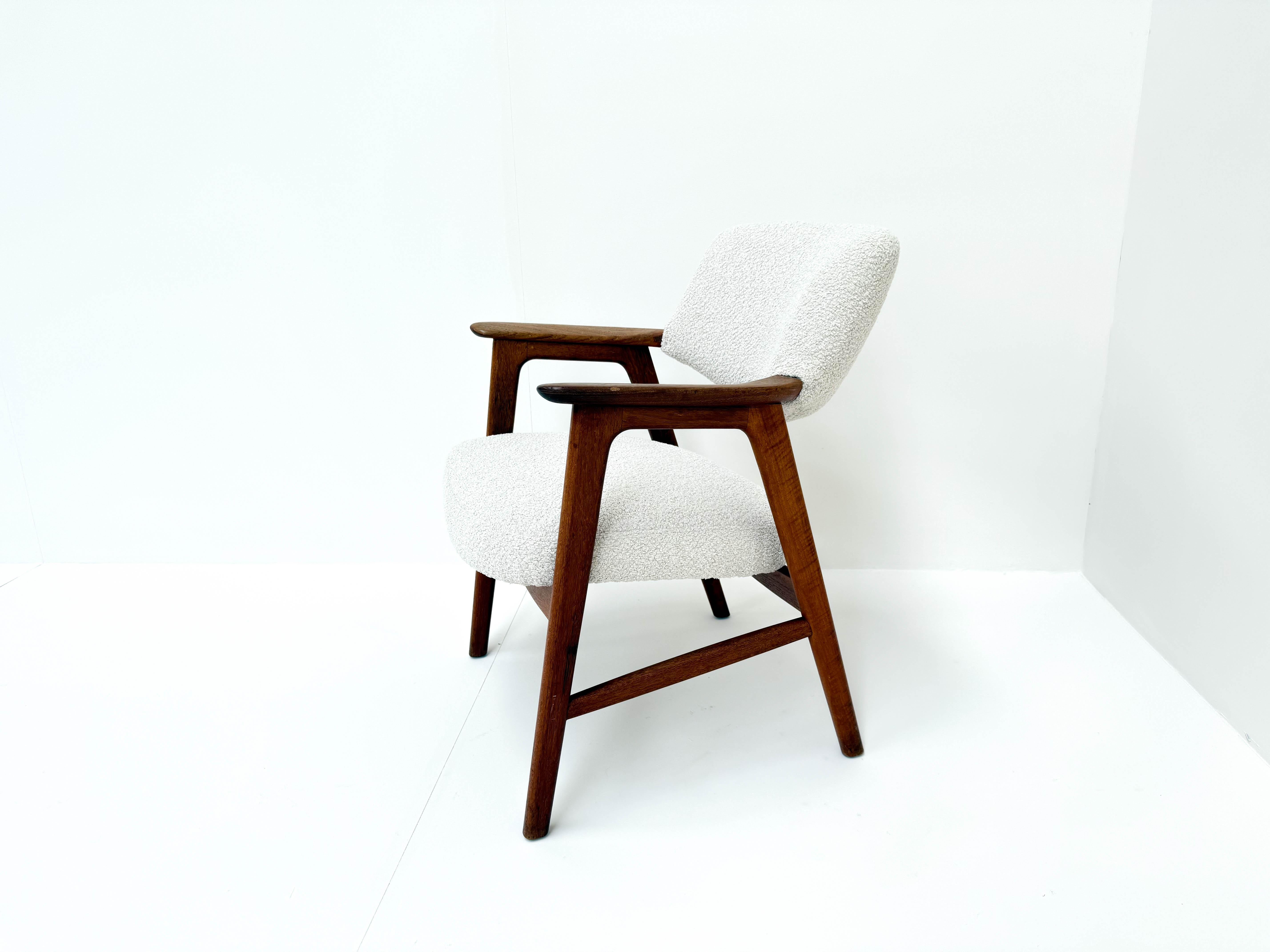 Danish Teak Armchair by Erik Kirkegaard, Model 42, 1960s For Sale 1