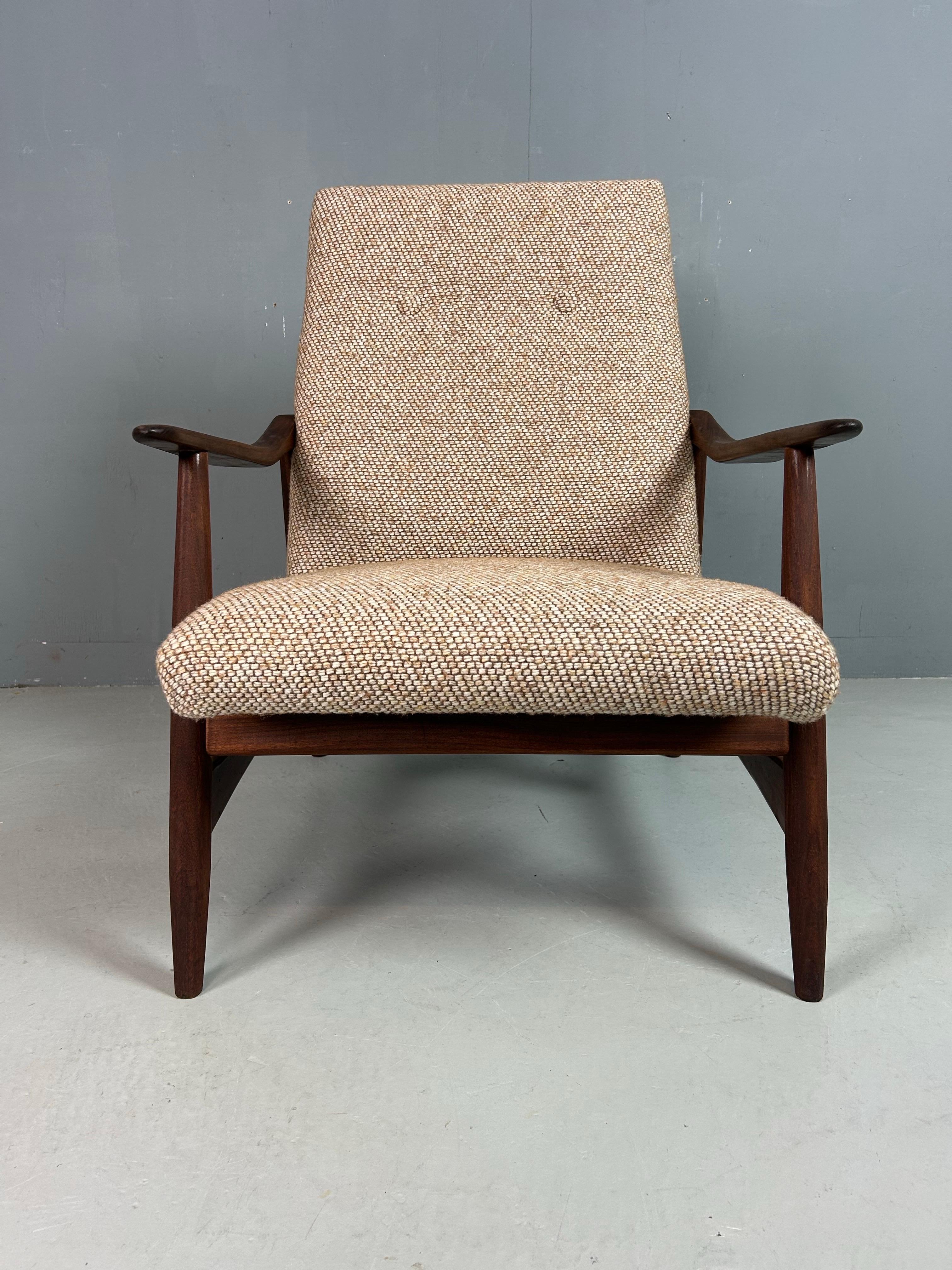 Poltrona danese in teak appena imbottita, anni '60 in vendita 5